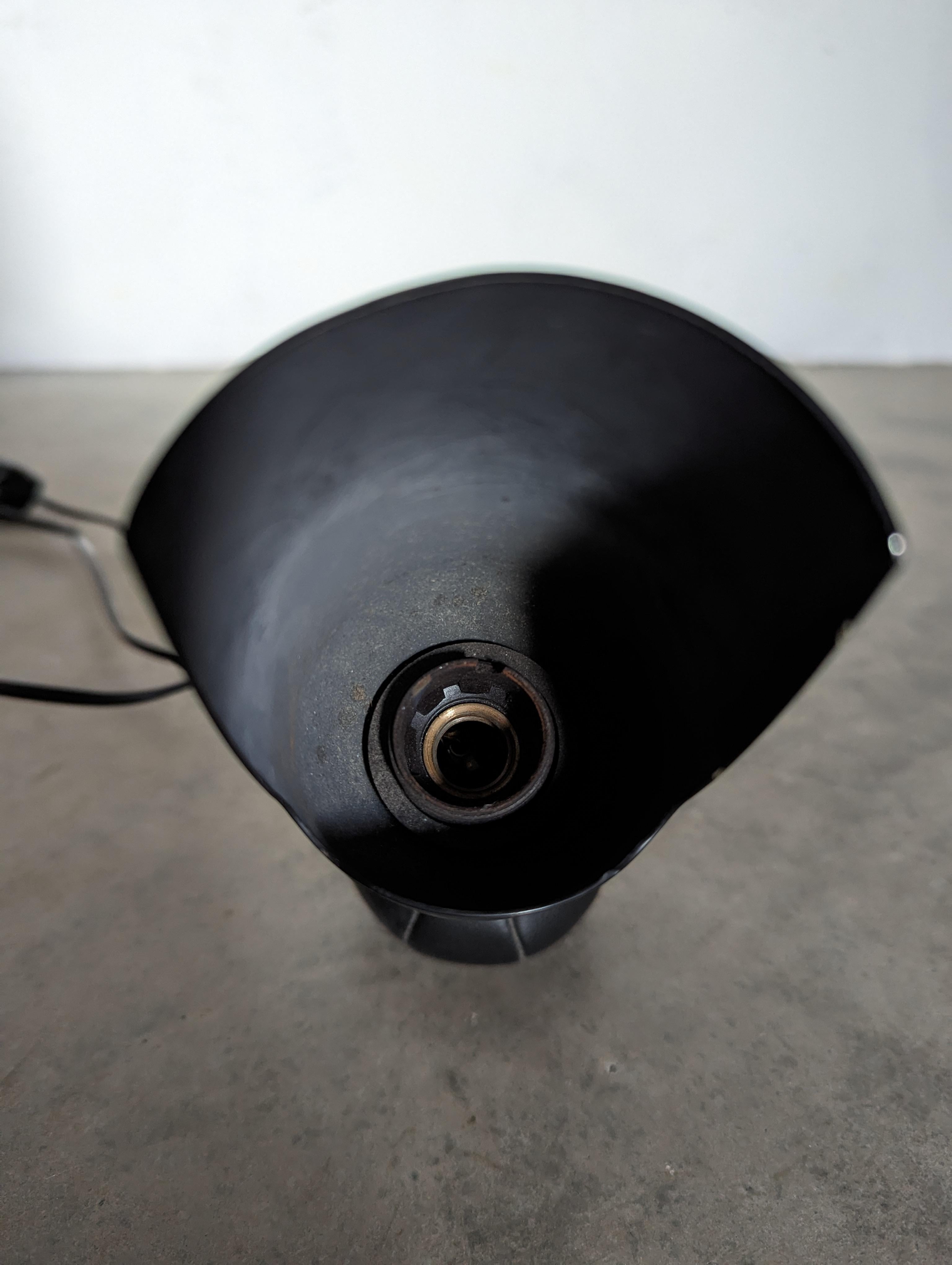 Paire de lampes de table noires GINO SARFATTI 600/P modèle pour ARTELUCE en vente 5