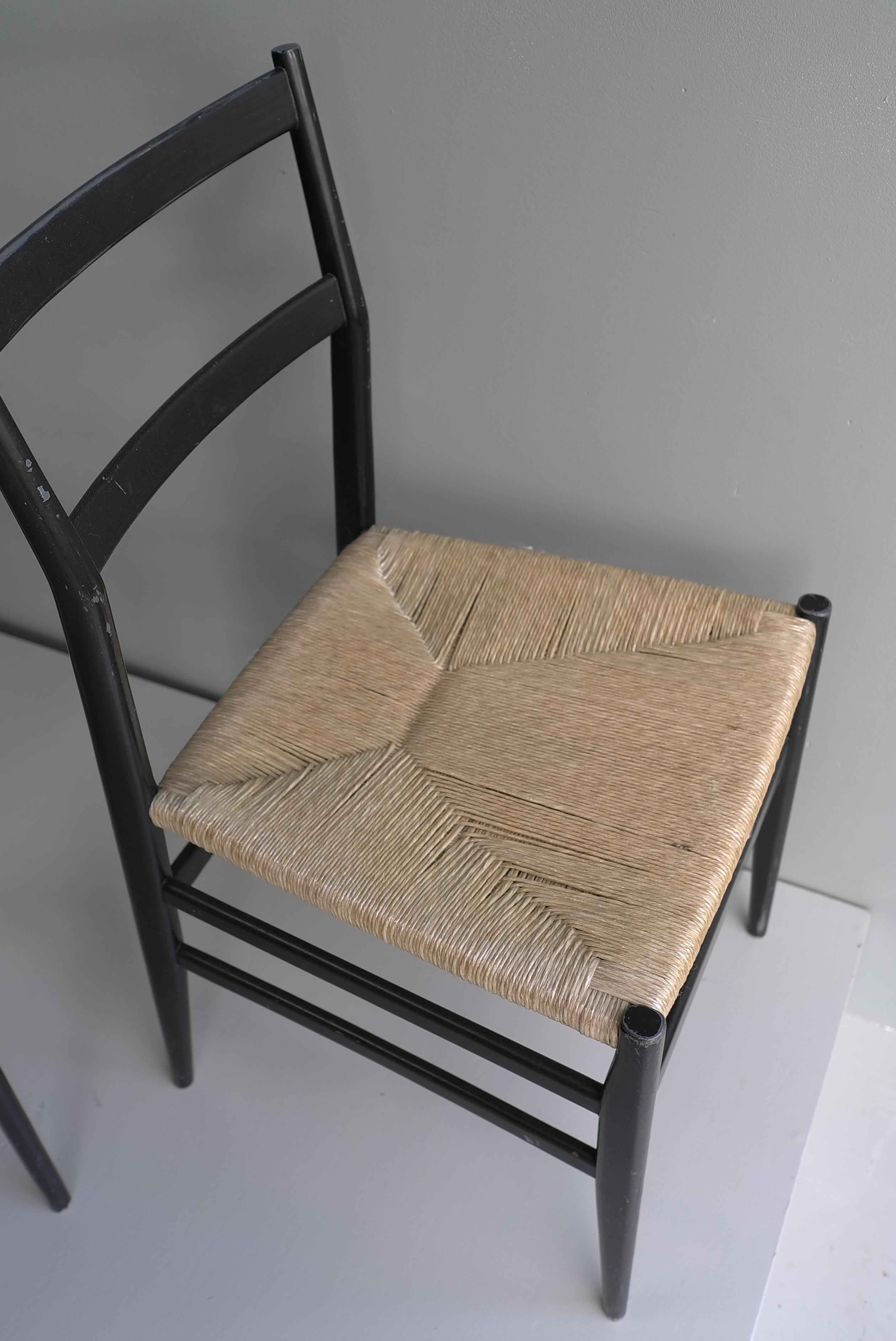 Mid-20th Century Pair of Black Gio Ponti Leggera Chairs with Cord Seat, Italy, 1951