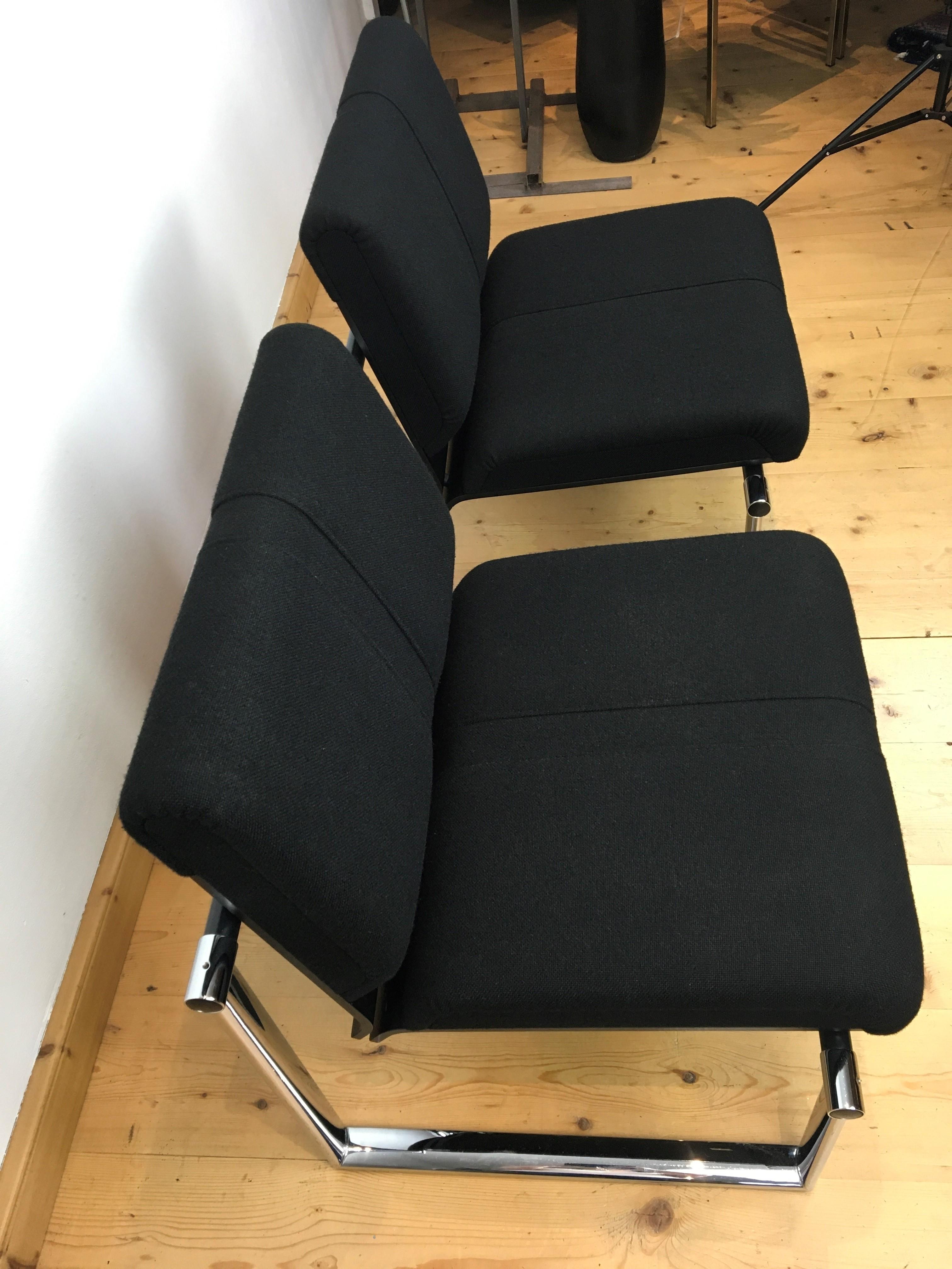 20ième siècle Paire de fauteuils club Giroflex noirs et chromés d'Albert Stohl, AG 1980 en vente