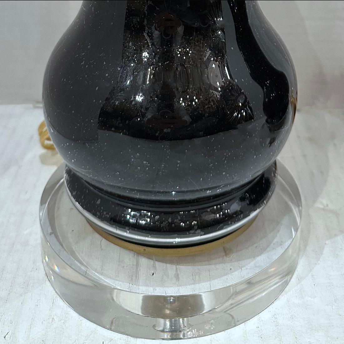 Moulé Paire de lampes de table en verre noir en vente