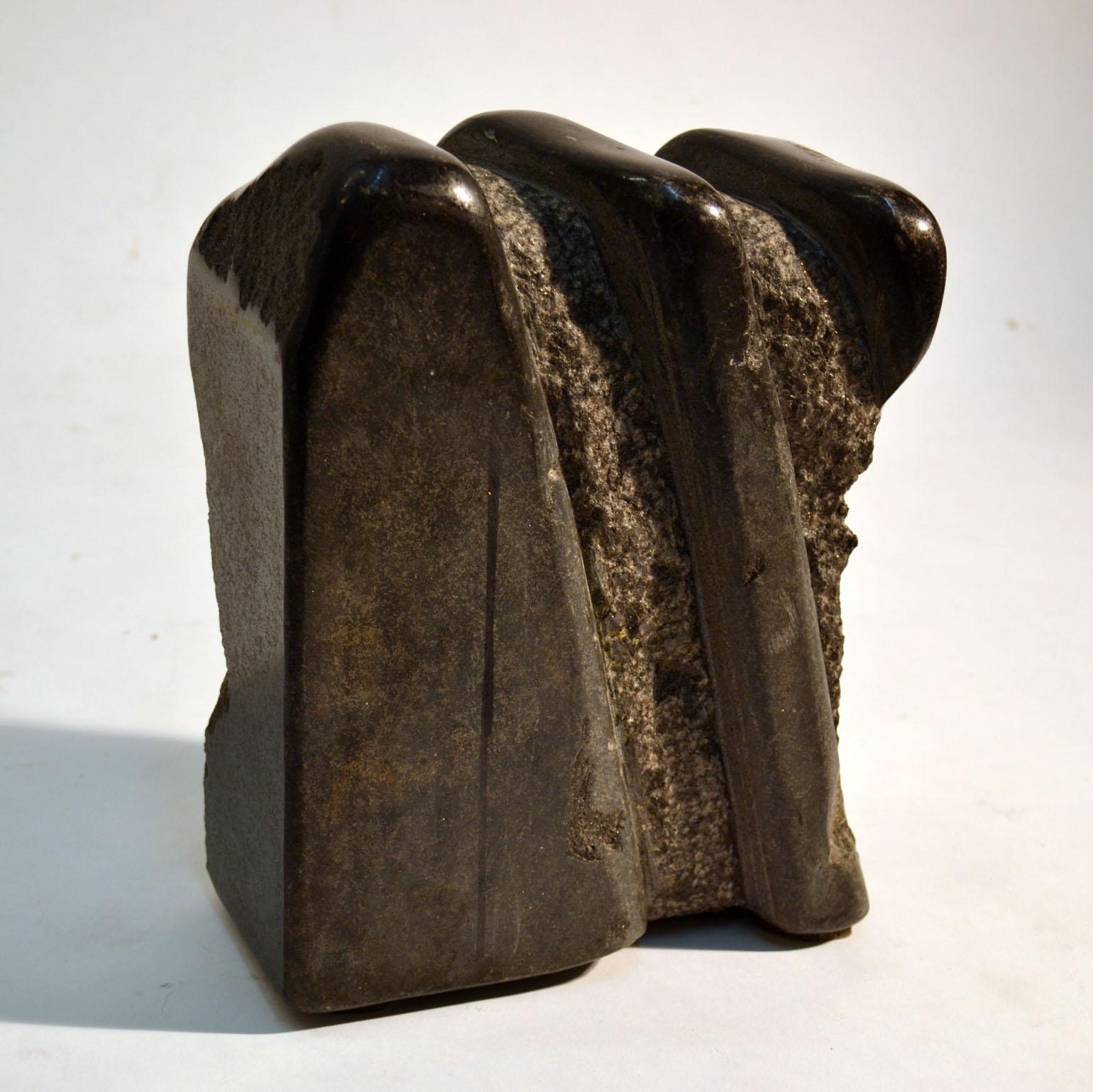 Mid-Century Modern Paire de sculptures abstraites en granit noir, Pays-Bas, annes 1970 en vente