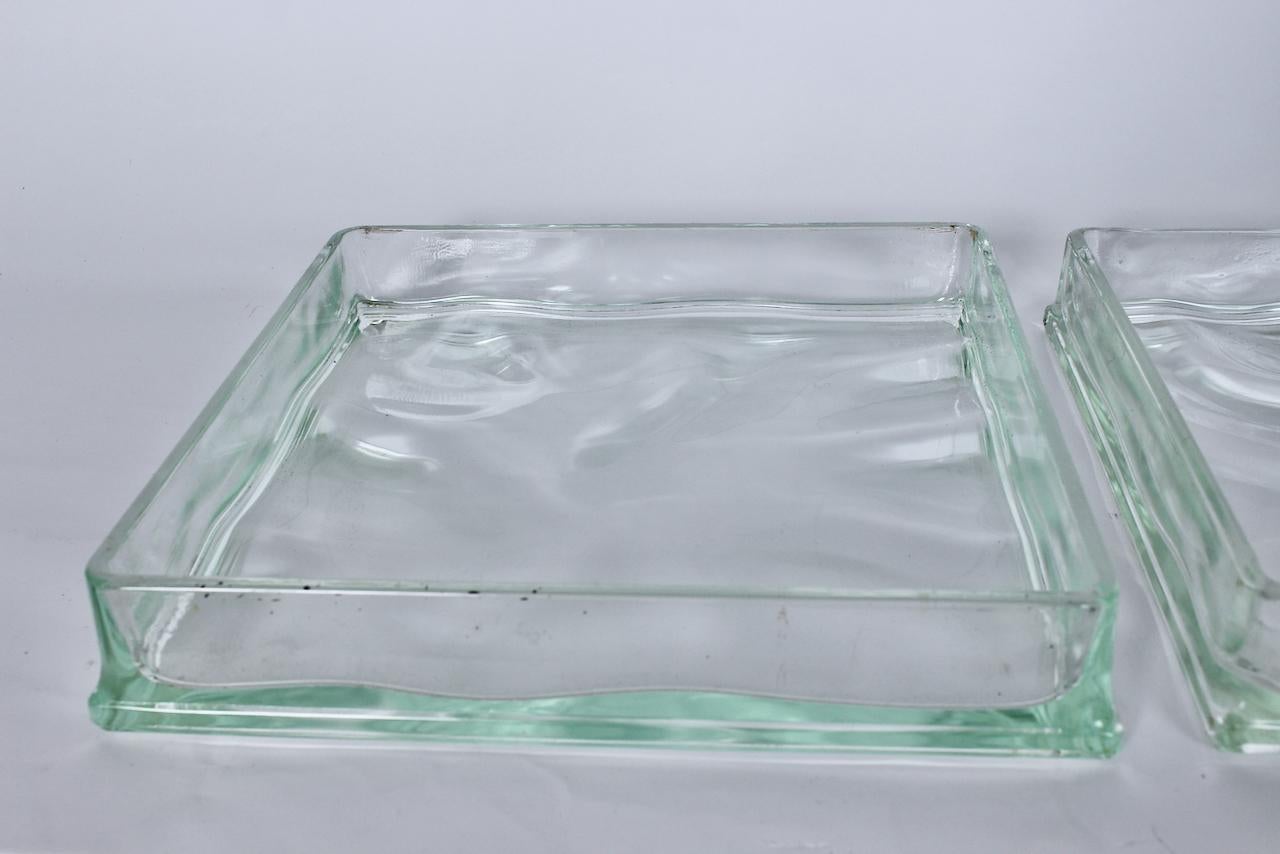 Paire de tables d'appoint en verre glacé et fer noir, tables basses en vente 7