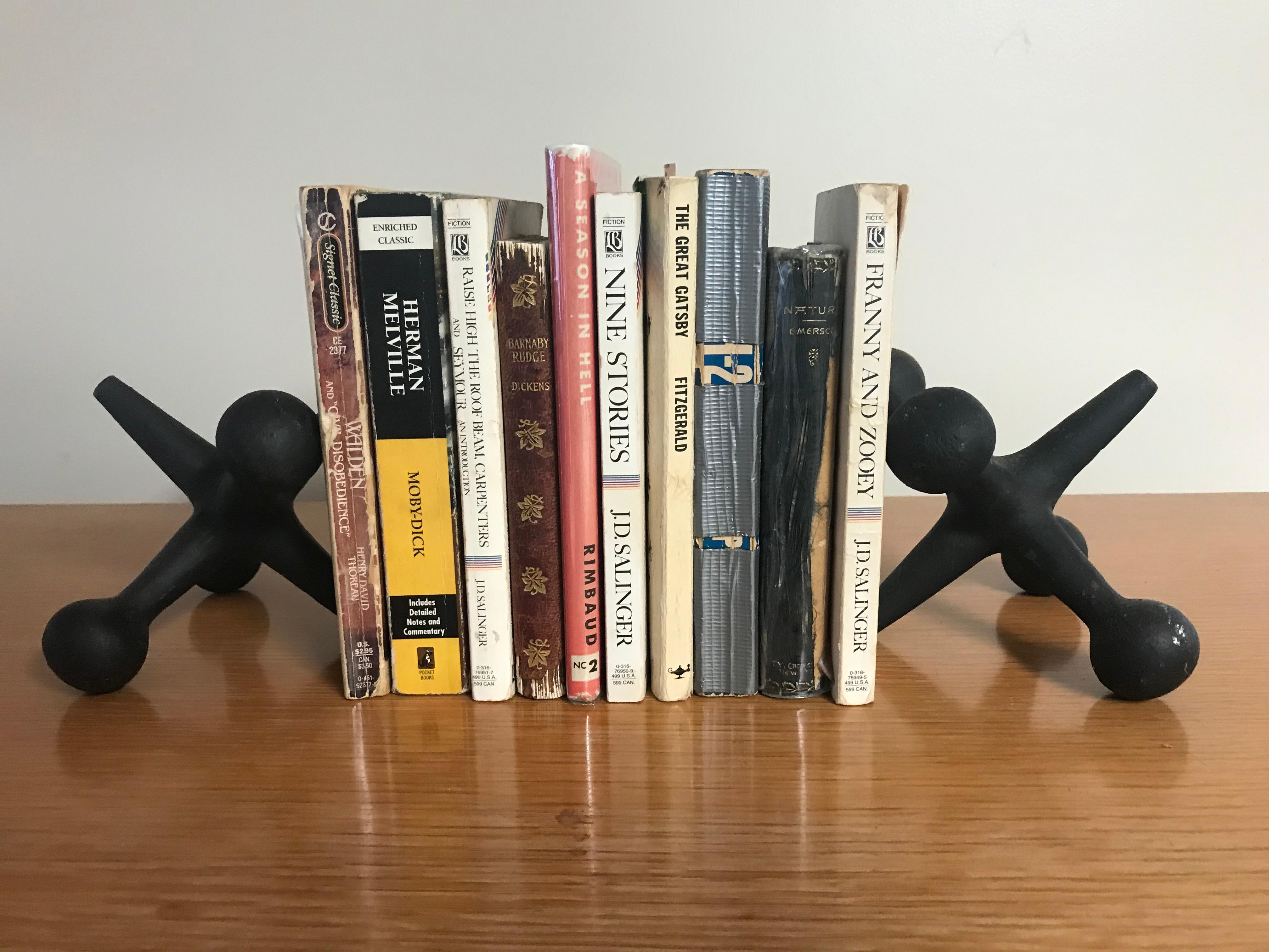 Nice vintage set of jacks bookends by Bill Curry for Design Line, circa 1960s. Some marks/paint loss - wear - see pictures. Sold as a set.
Measures: 5.5
