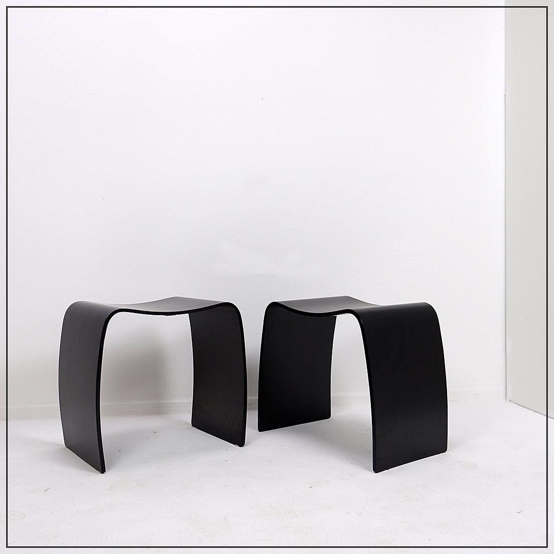Pair of black Jørgen Møller M-Stools - Circa early-21st century, 2000s 4