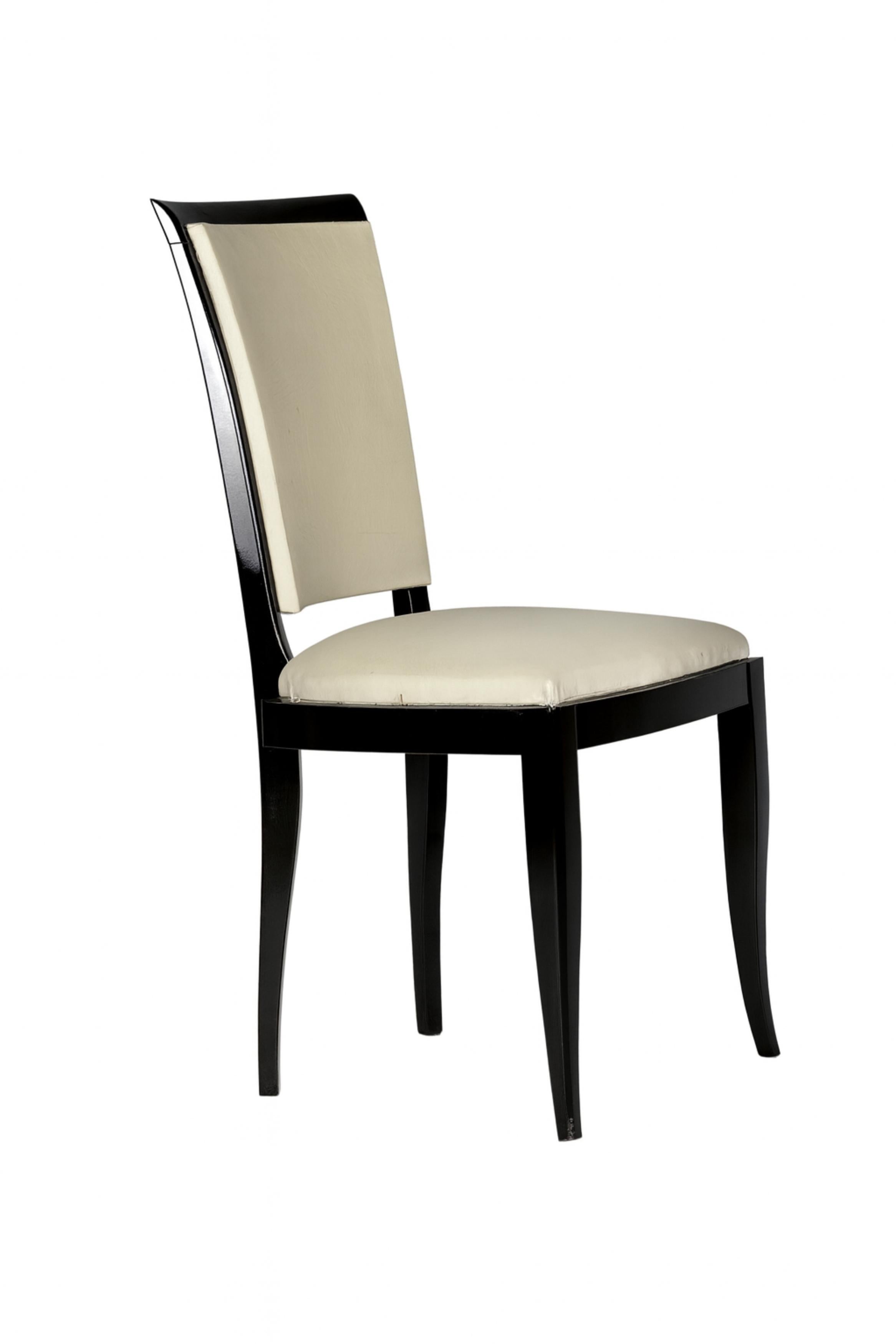Pair of Black Lacquer Art Deco Dining Chairs, 20th Century (Französisch) im Angebot