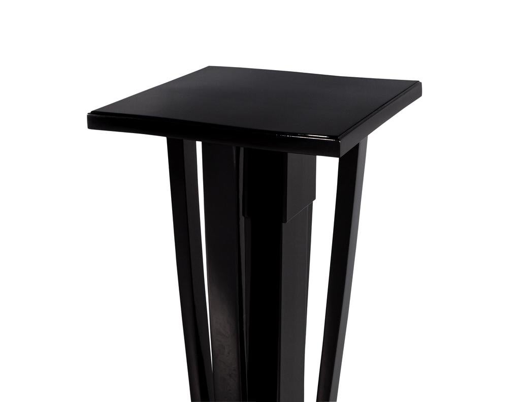Pair of Black Lacquer Art Deco Pedestal Stands In Good Condition For Sale In North York, ON