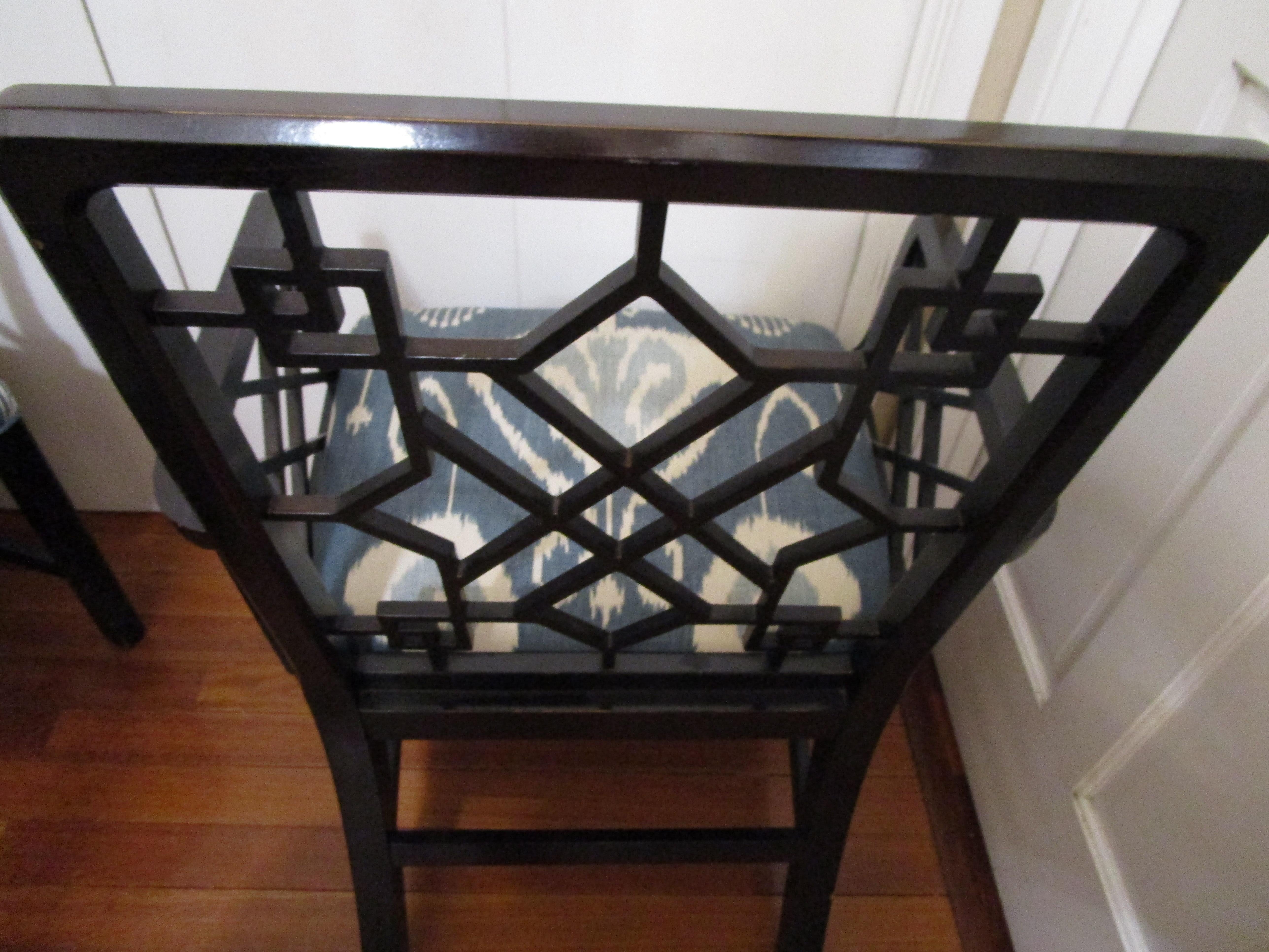 Chinoiserie Pair of Black Lacquer Baker Stately Homes Chinese Chippendale Style Armchairs