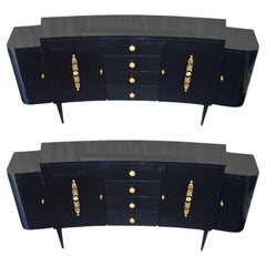 Paire de commodes laquées noires