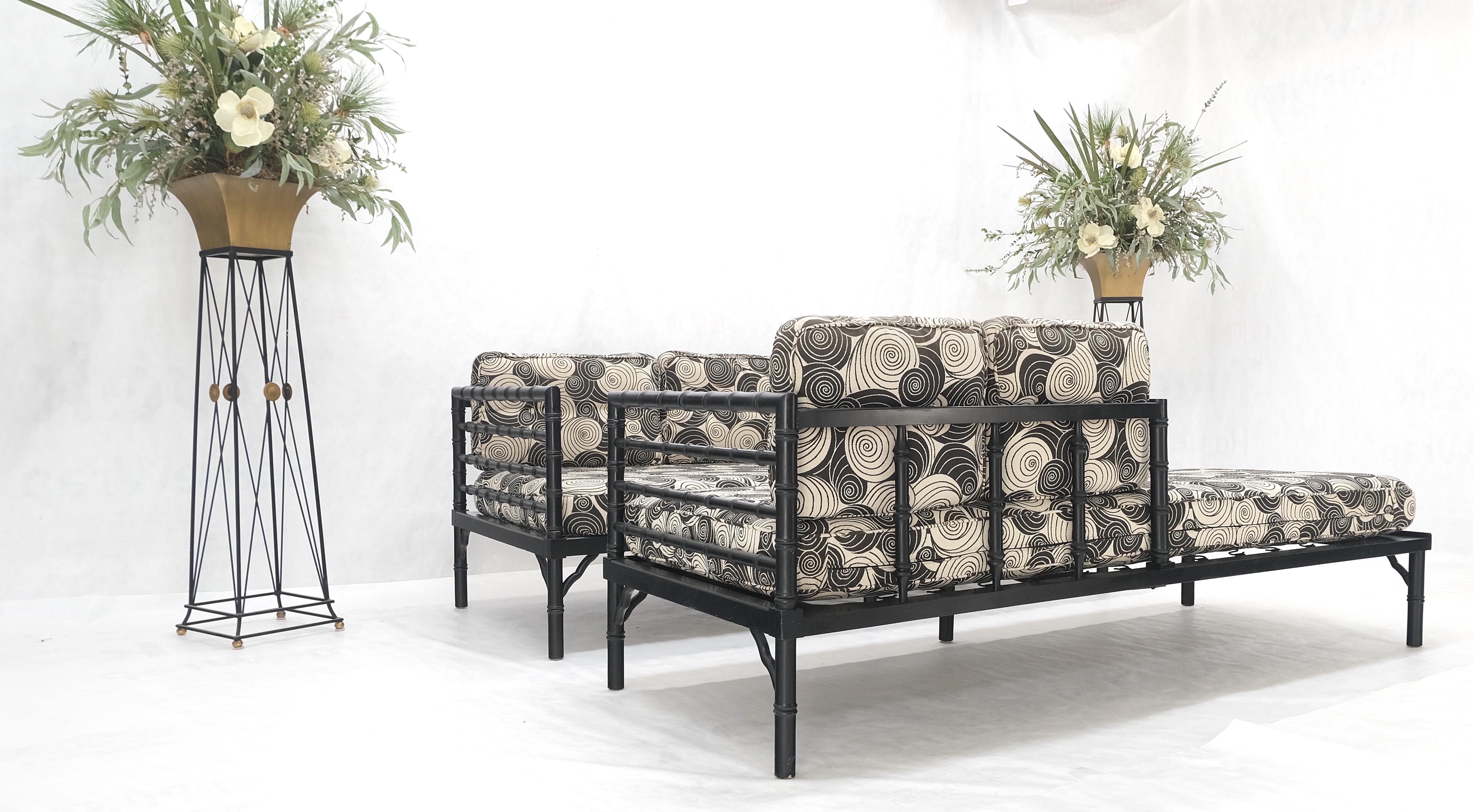 Paar schwarze Lack-Sofa aus Bambusimitat, Mid-Century Modern, MINT! im Angebot 1