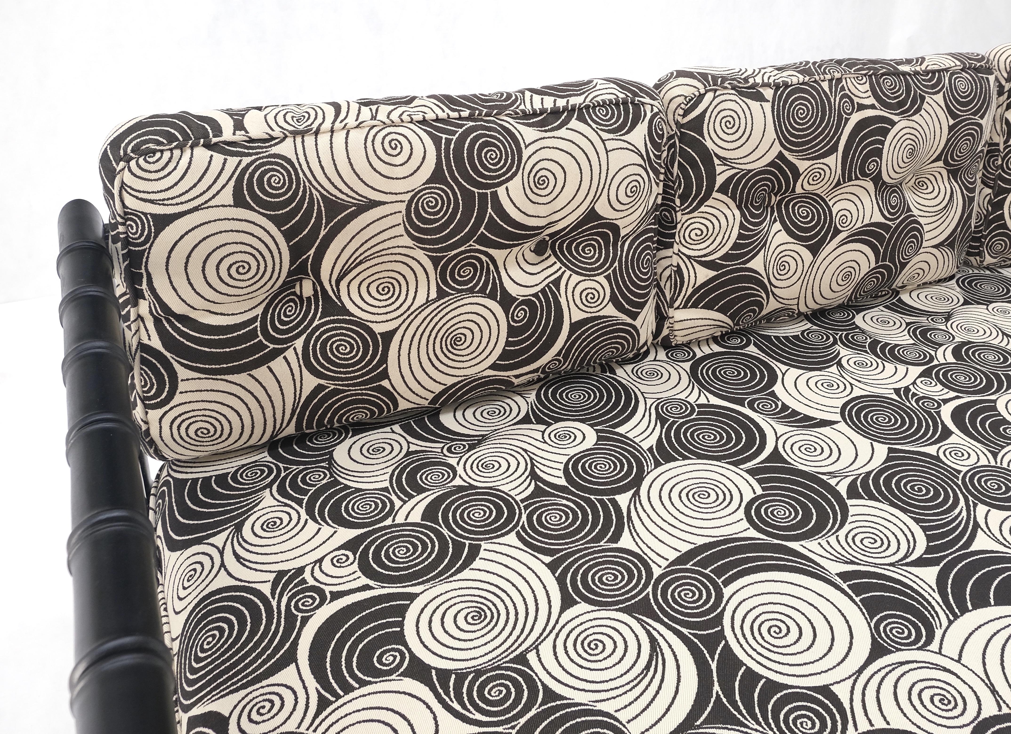 Paar schwarze Lack-Sofa aus Bambusimitat, Mid-Century Modern, MINT! im Angebot 2