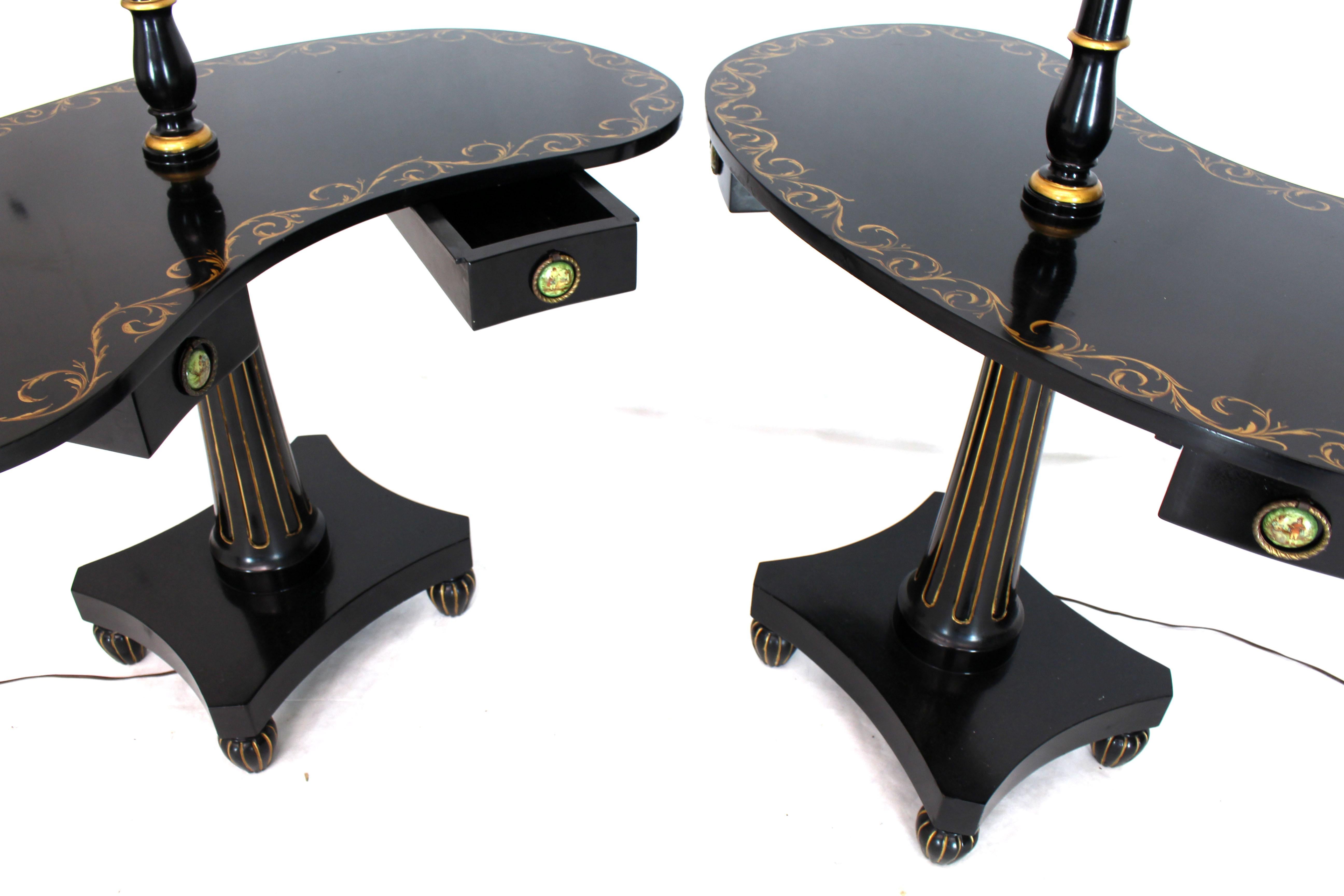 20th Century Pair of Black Lacquer Gold Decorated Kidney Shape Deco Floor Lamps Side Tables For Sale