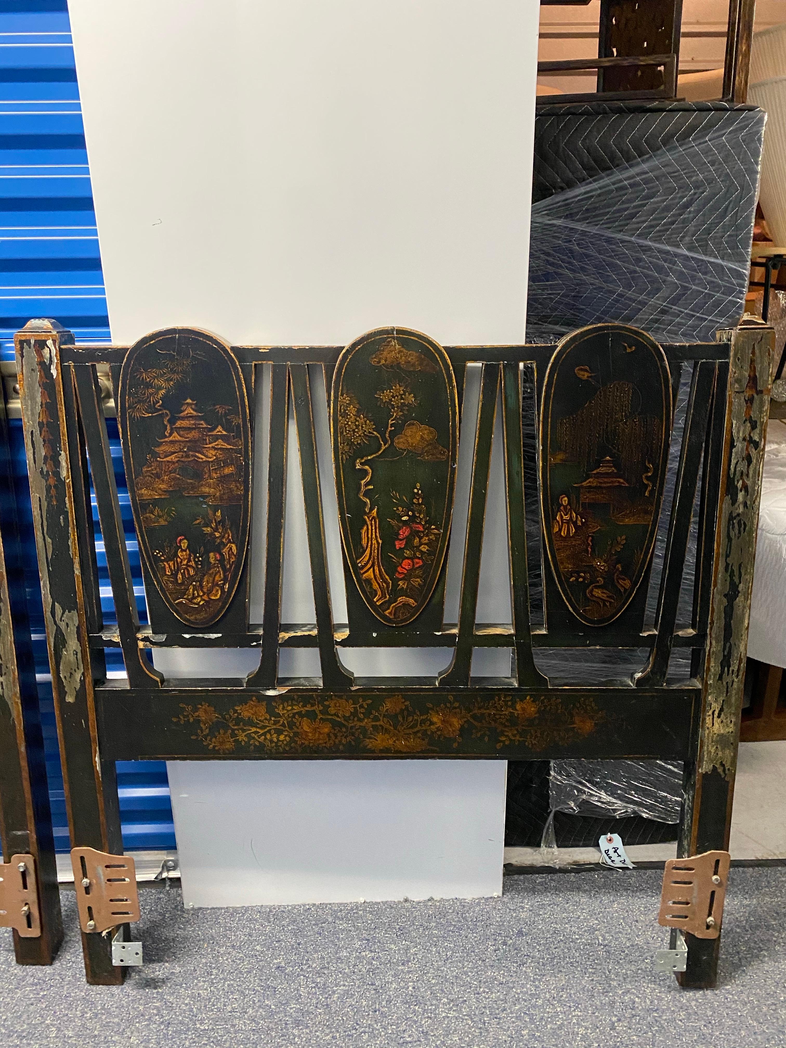 20th Century Pair of Black Lacquer Japanned with Chinoiserie Decoration Twin Headboards For Sale