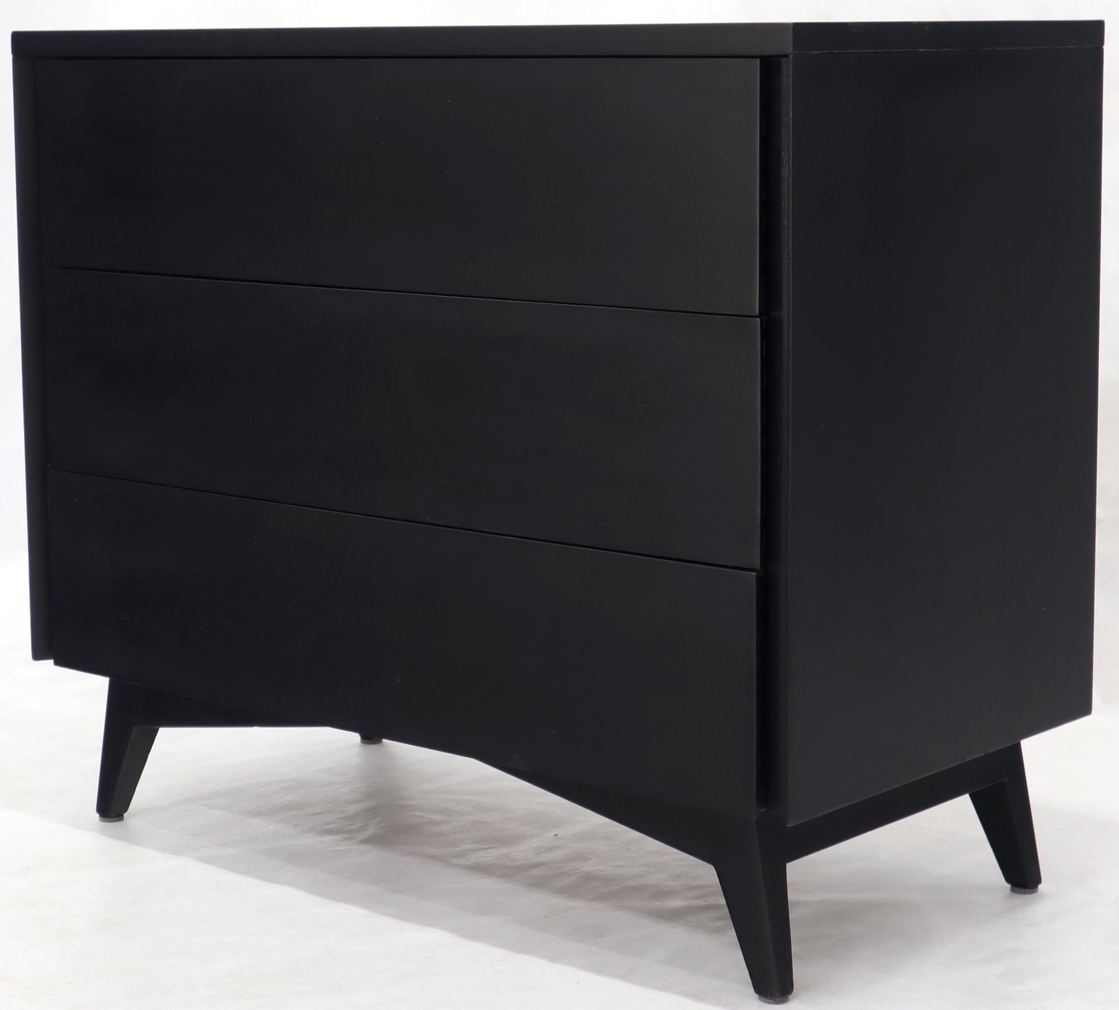 Pair of Black Lacquer Mahogany Mid-Century Modern Bachelor Chests For Sale 1