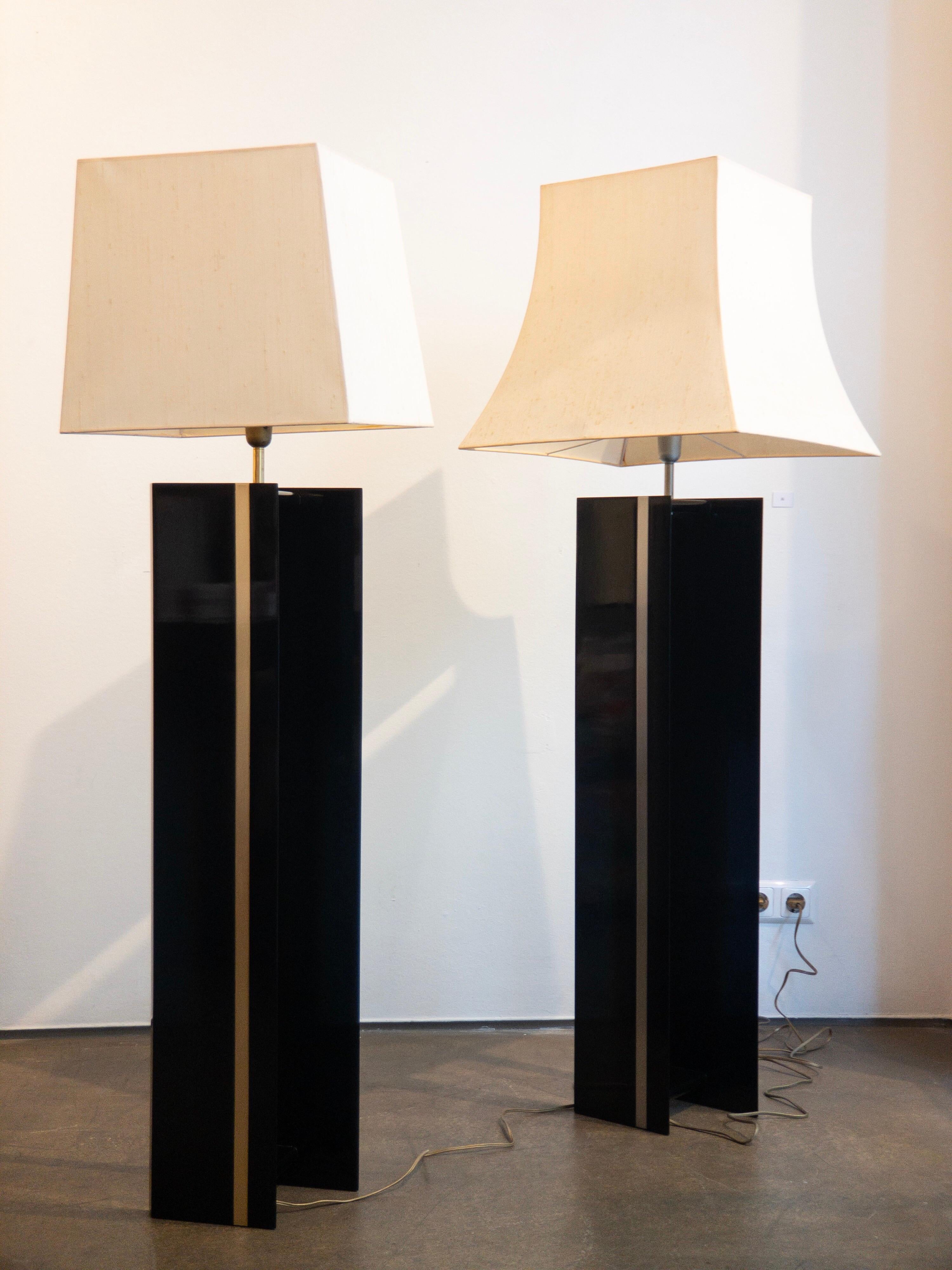 20th Century Pair of Black Lacquered Brass Art Deco Table Lamps from France, 1940s For Sale