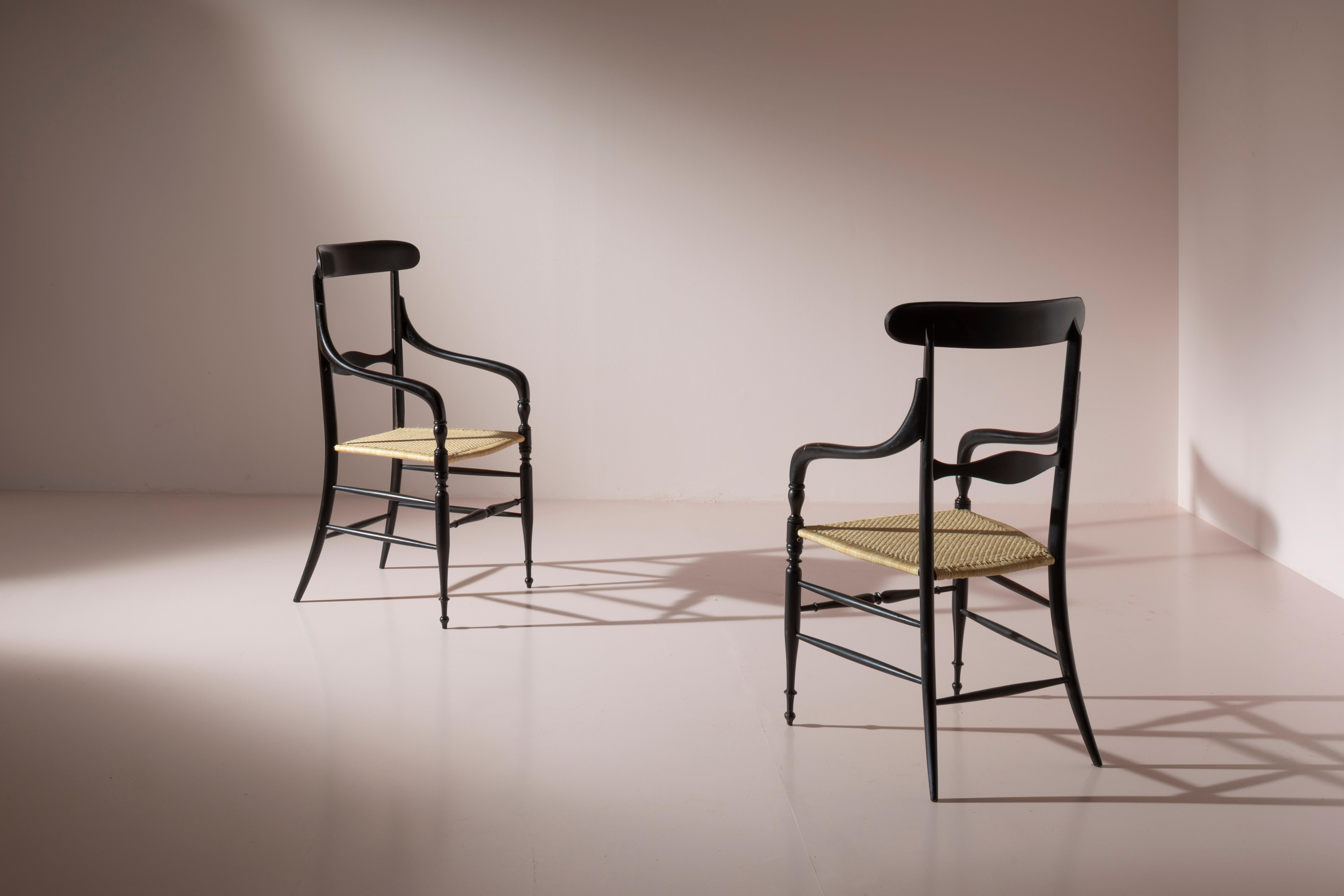italien Paire de fauteuils Campanino laqués noirs, Enzo Rotella, Chiavari, Italie années 1950 en vente