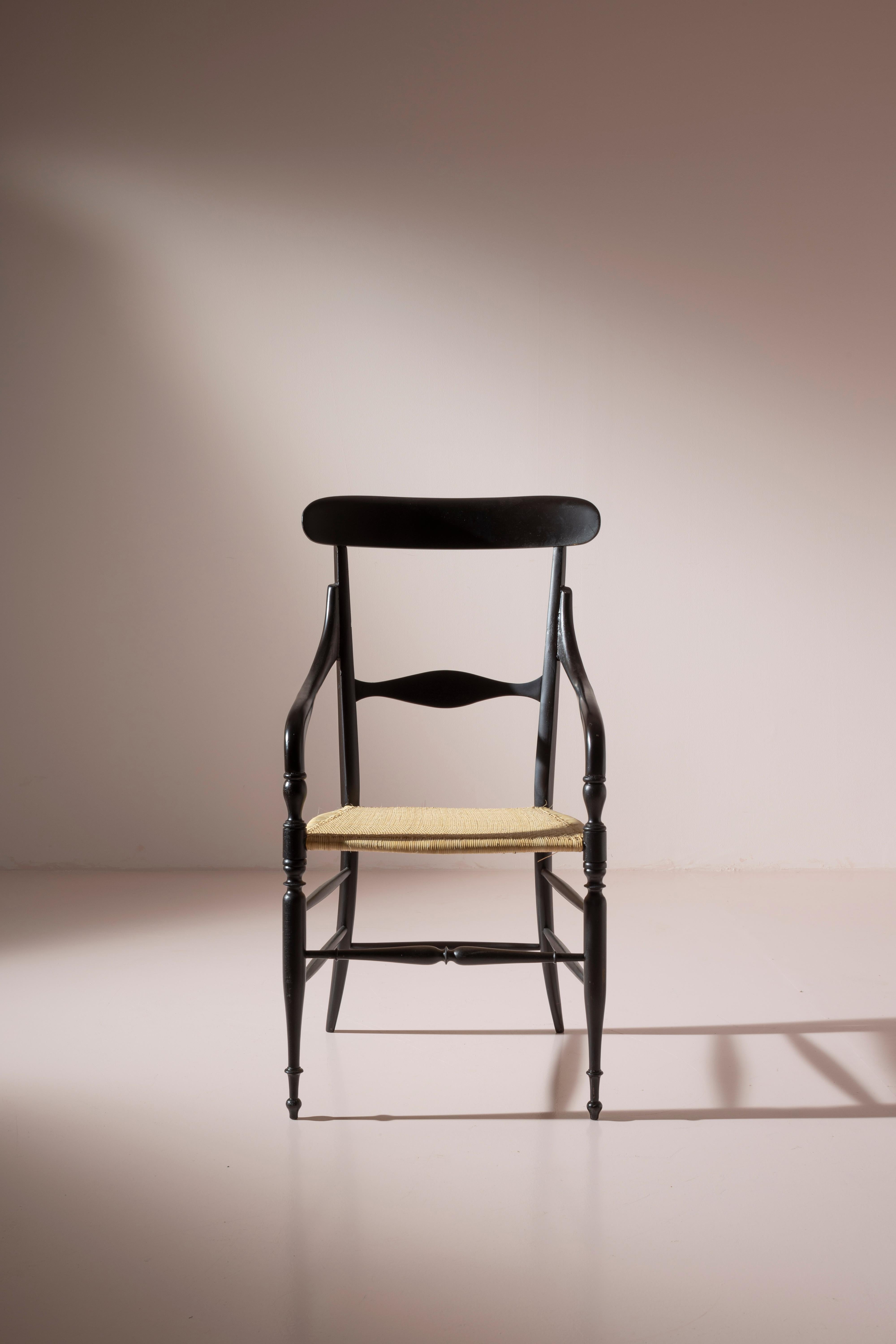 Milieu du XXe siècle Paire de fauteuils Campanino laqués noirs, Enzo Rotella, Chiavari, Italie années 1950 en vente