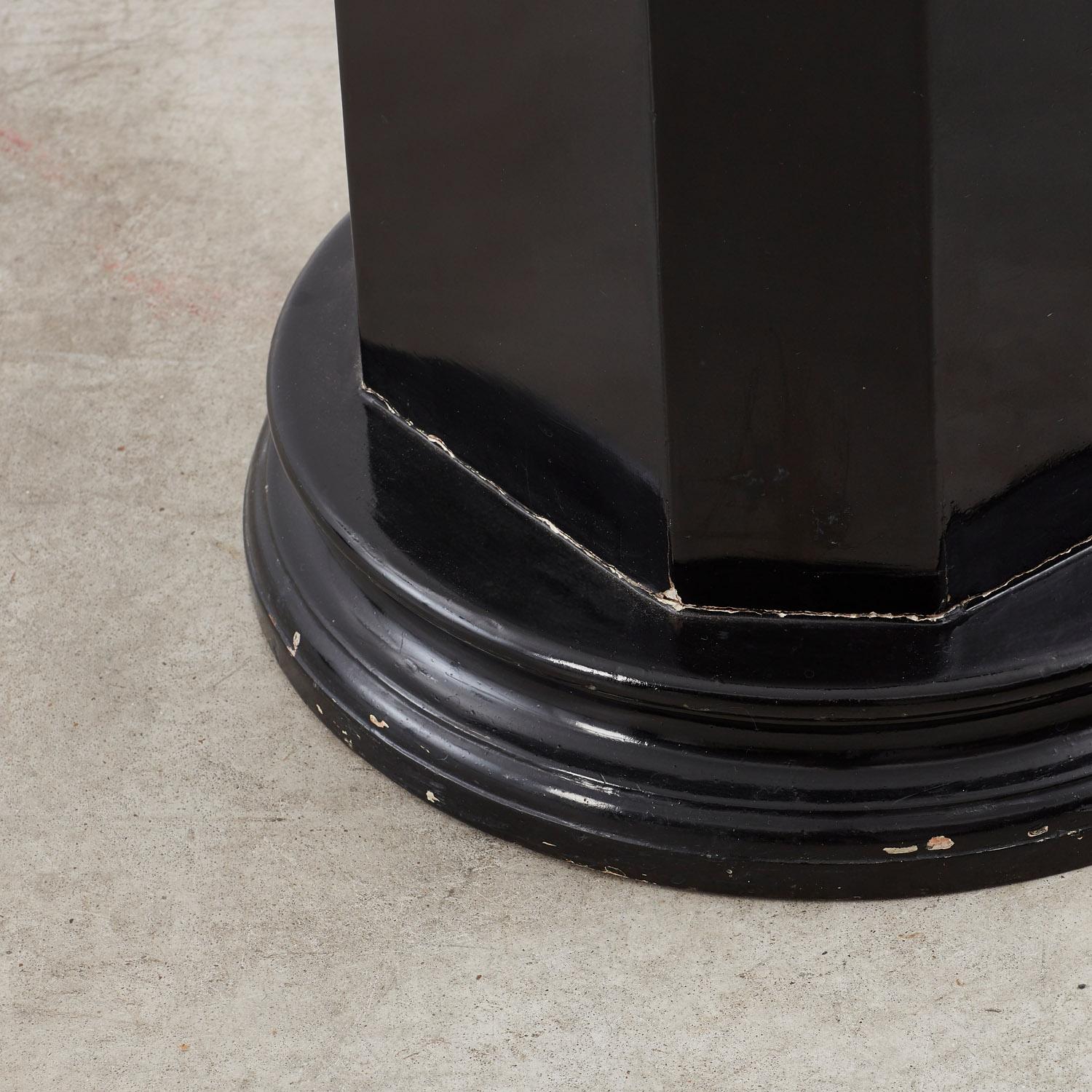 Pair of black lacquered decorative columns - France, 20th Century In Fair Condition In London, GB