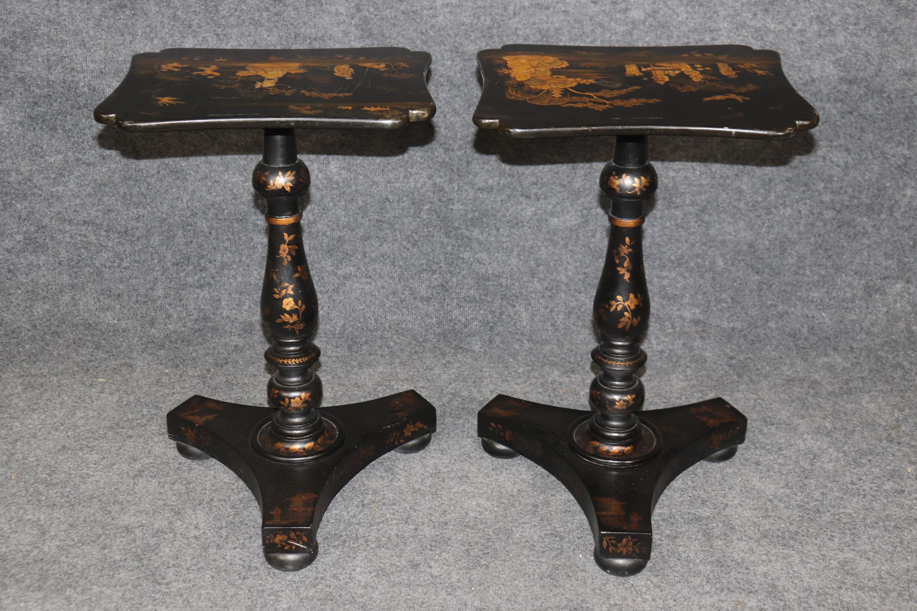 Paire de tables d'appoint chinoiseries anglaises de style George III laquées noires 3