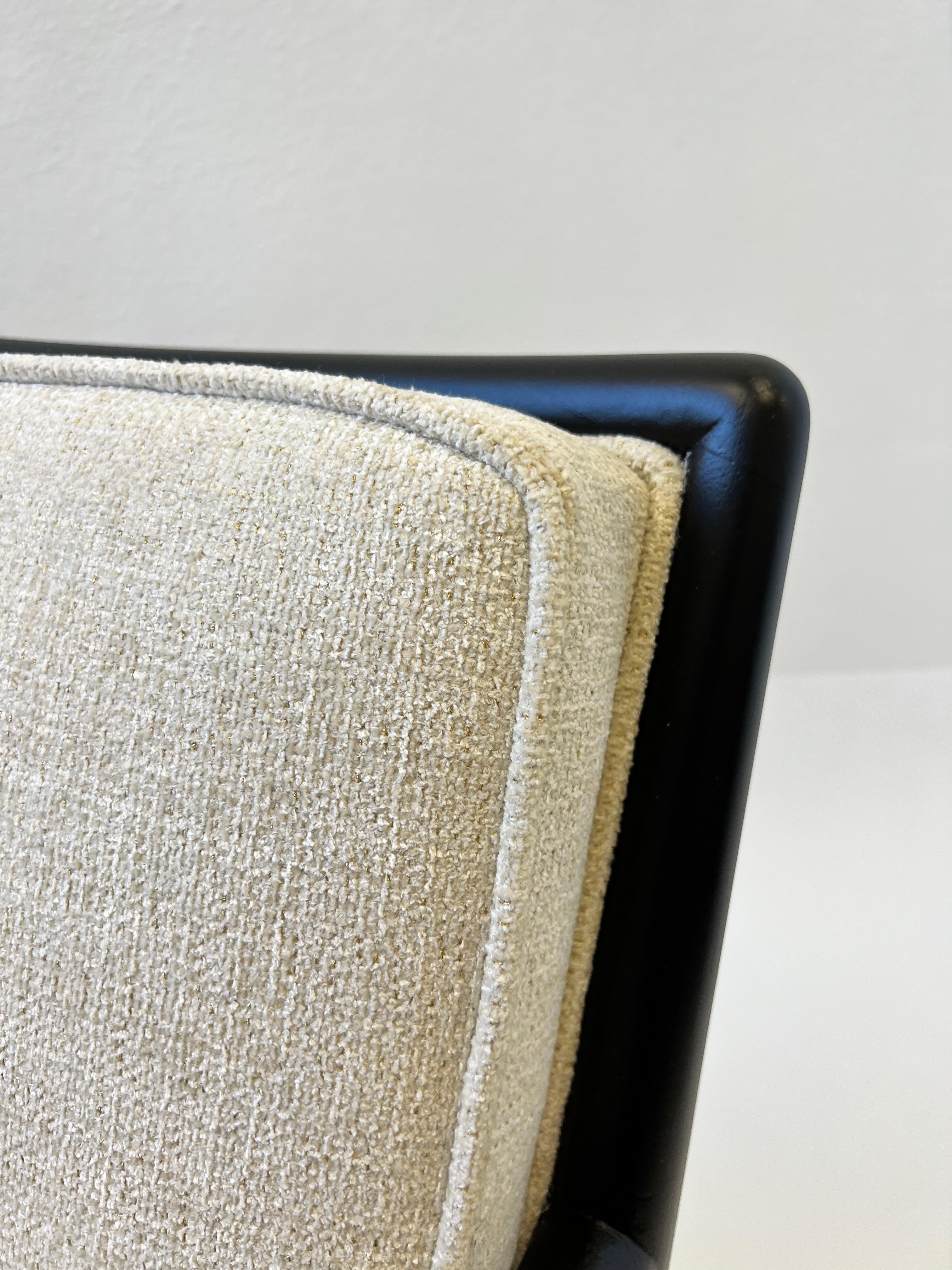 Paire de chaises longues laquées noires par Harry Burger d'Hollywood en vente 3