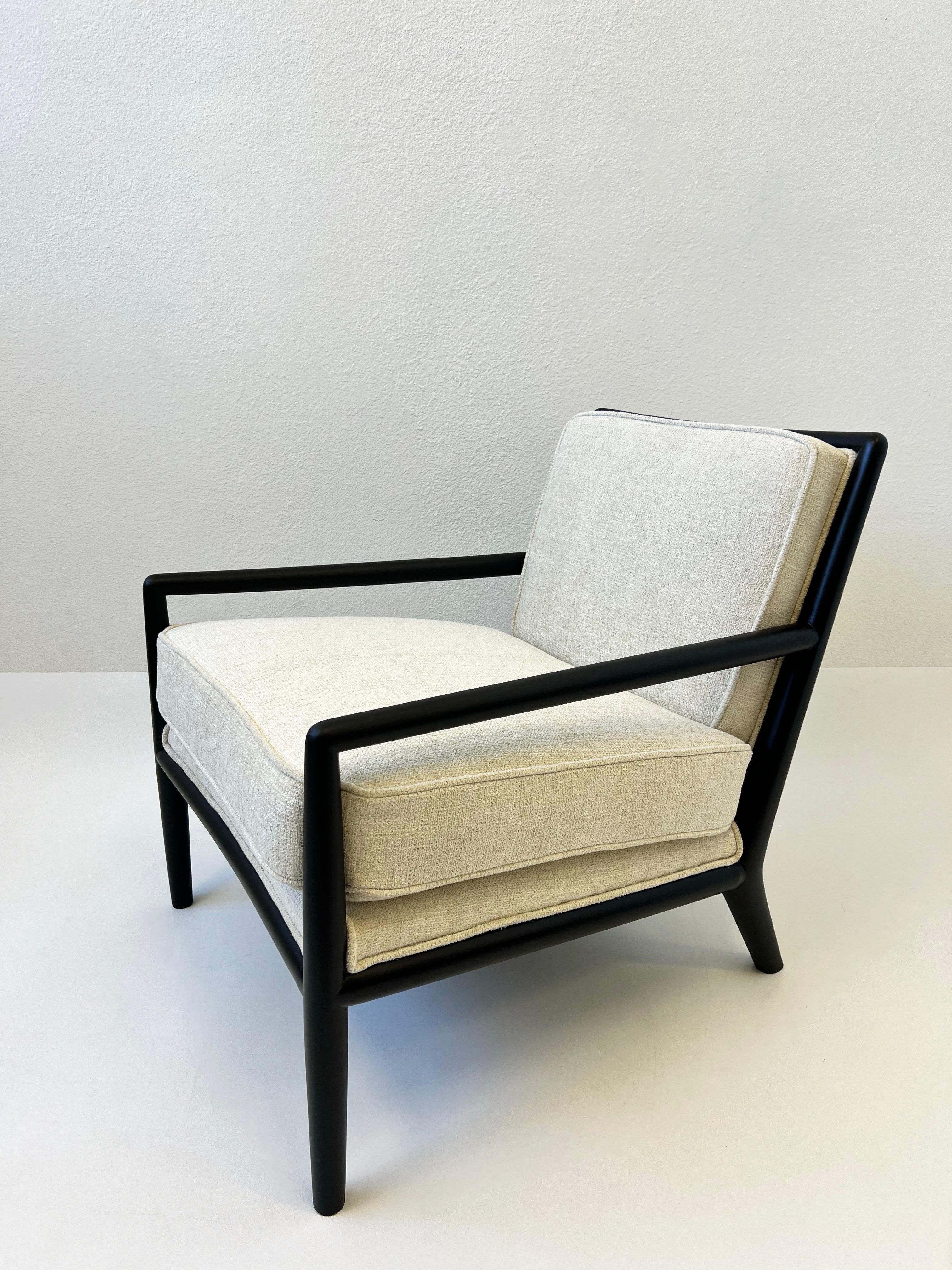 Pair of Black Lacquered Lounge Chairs by Harry Burger of Hollywood In Good Condition For Sale In Palm Springs, CA