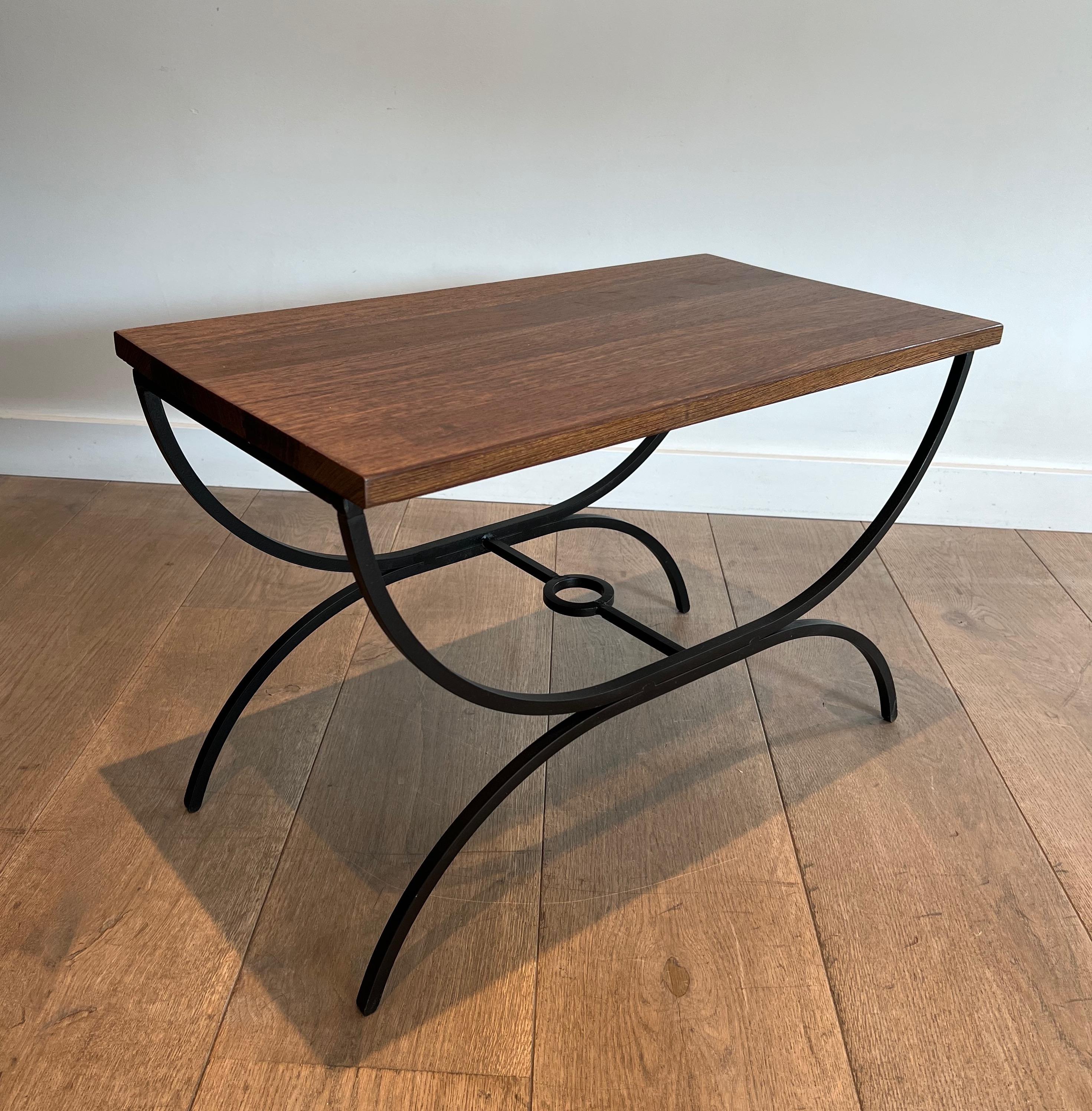 Paire de tables d'appoint en métal laqué noir et Wood Wood exotique en vente 4