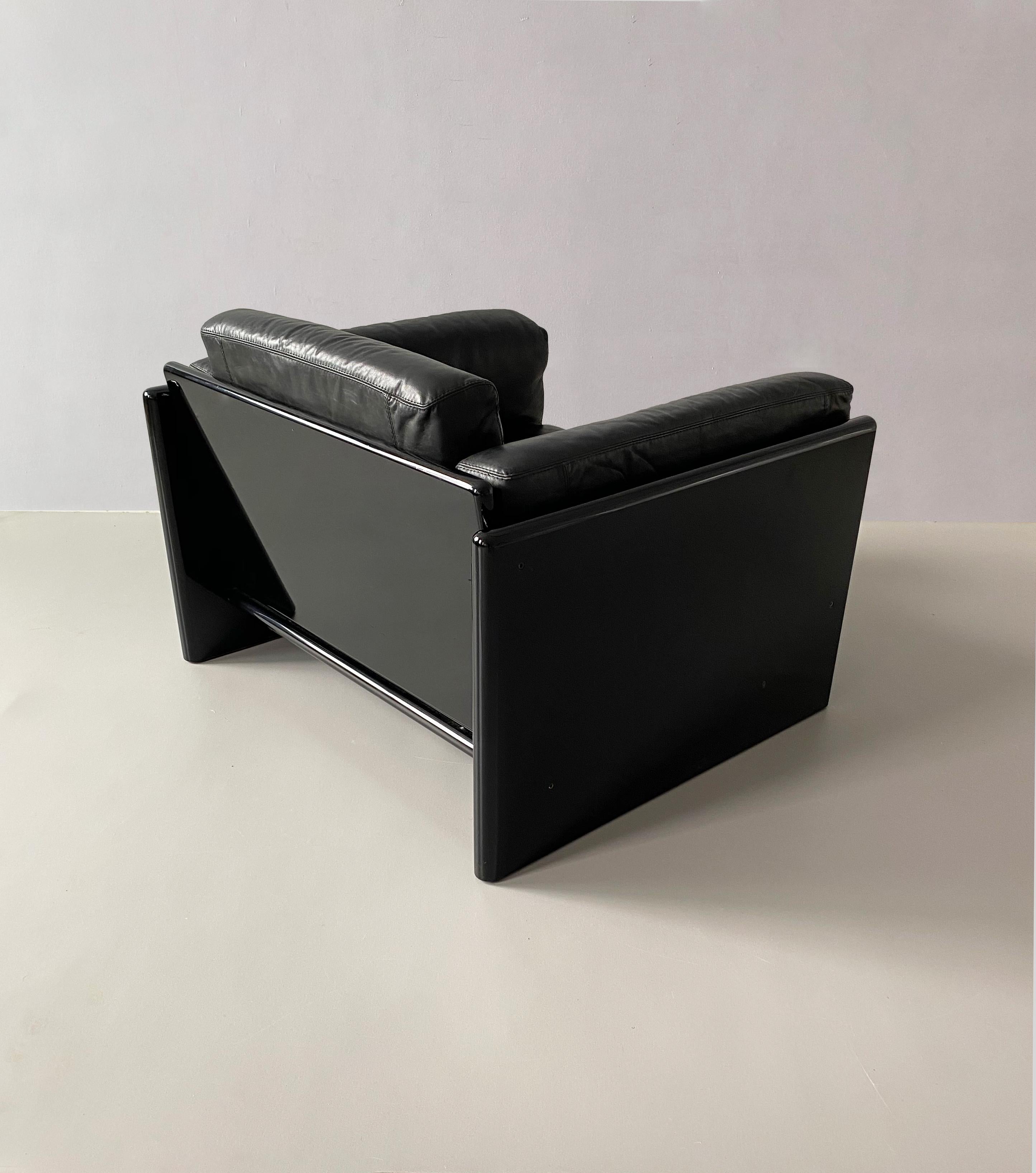 Italian Pair of Black Lacquered 'Simone' Armchairs by Dino Gavina for Studio Simon, Ital