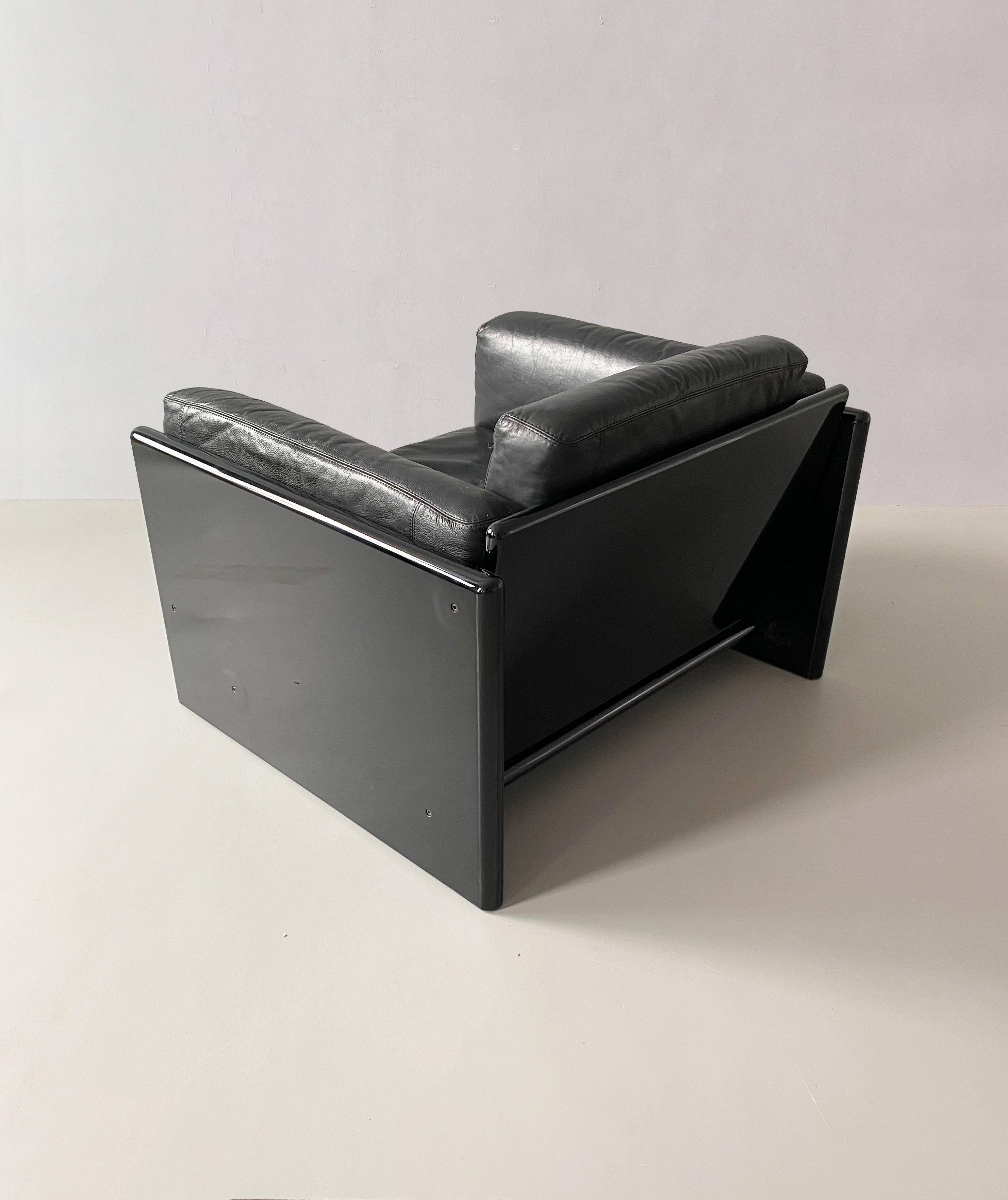 Late 20th Century Pair of Black Lacquered 'Simone' Armchairs by Dino Gavina for Studio Simon, Ital