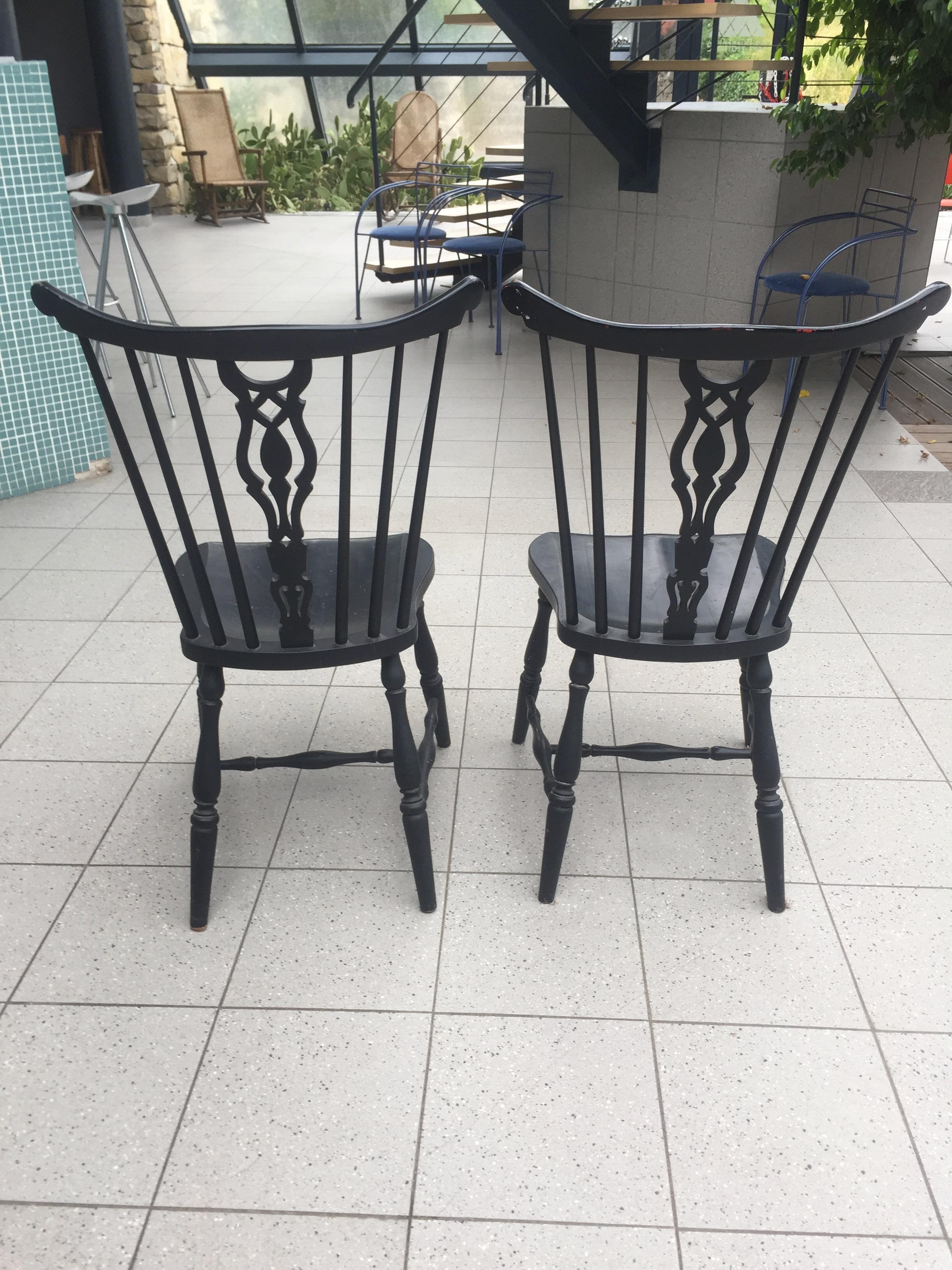Pair of Black Lacquered Wood Chairs from Gemla Diö, 1950s In Good Condition For Sale In Avignon, Vaucluse
