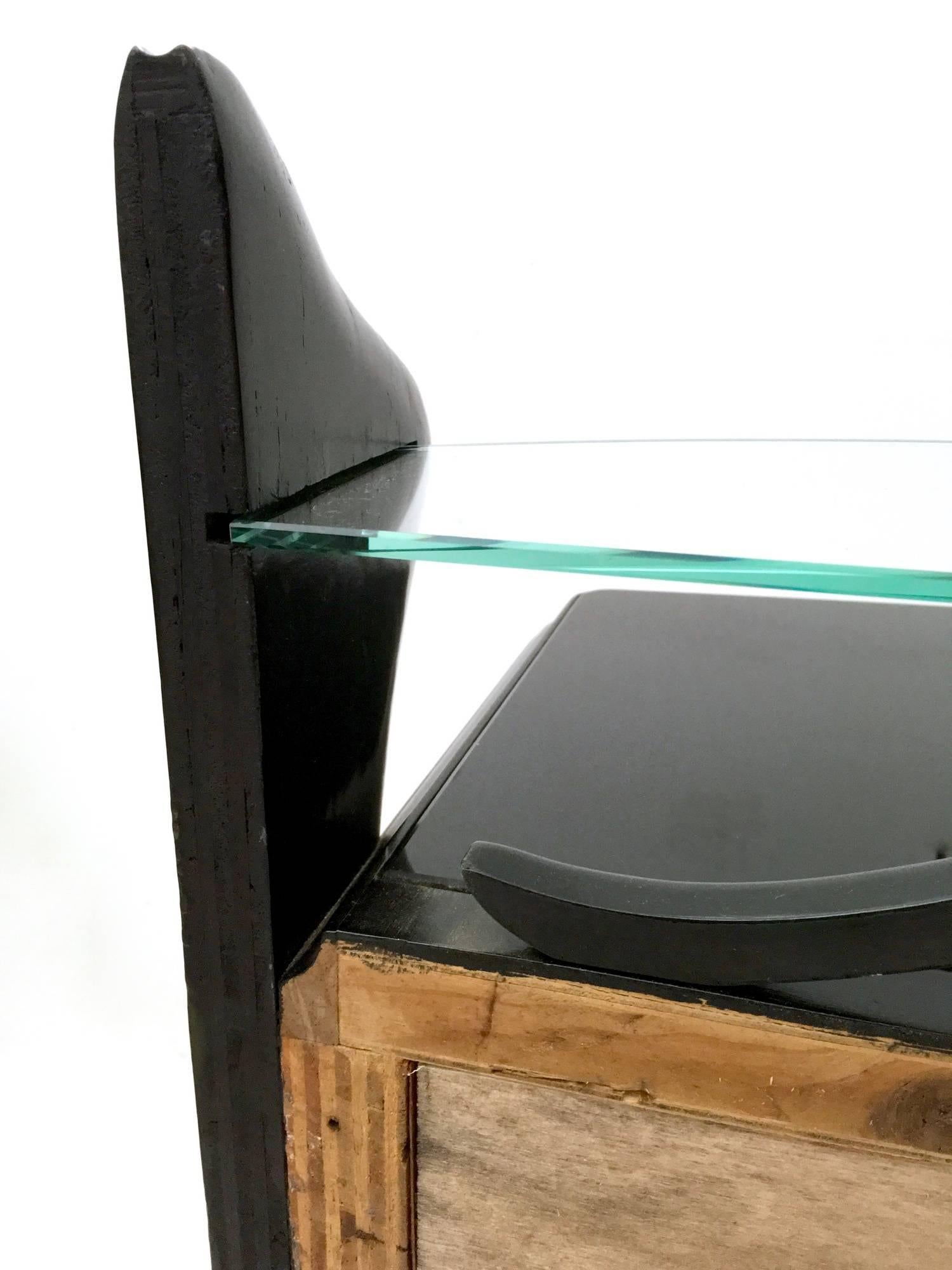 Mid-20th Century Pair of Vintage Black Lacquered Wood Nightstands with Glass Tops, Italy