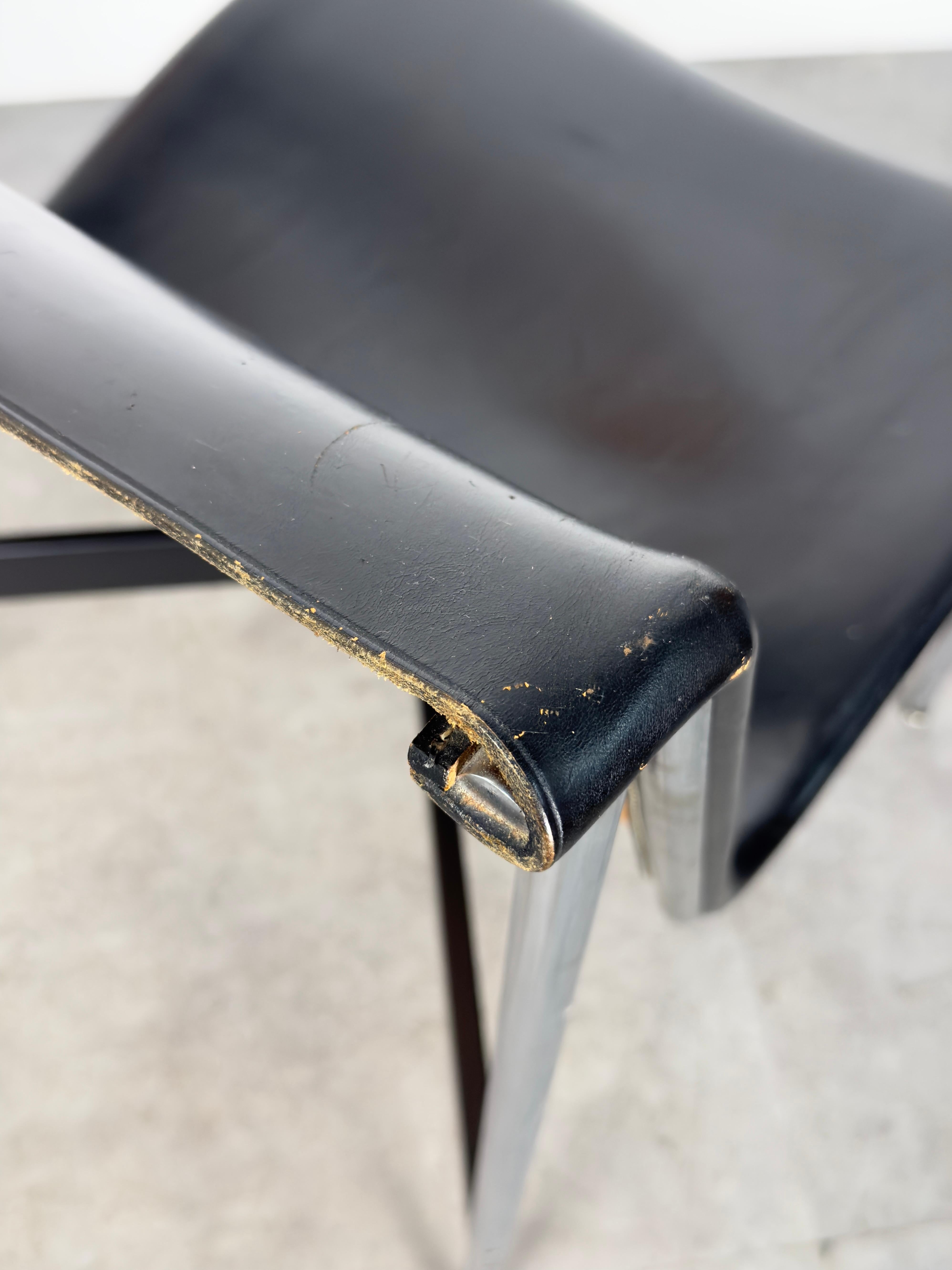 Pair of Black Leather and Chromed Steel New York Sling Lounge Chairs by Laverne For Sale 7