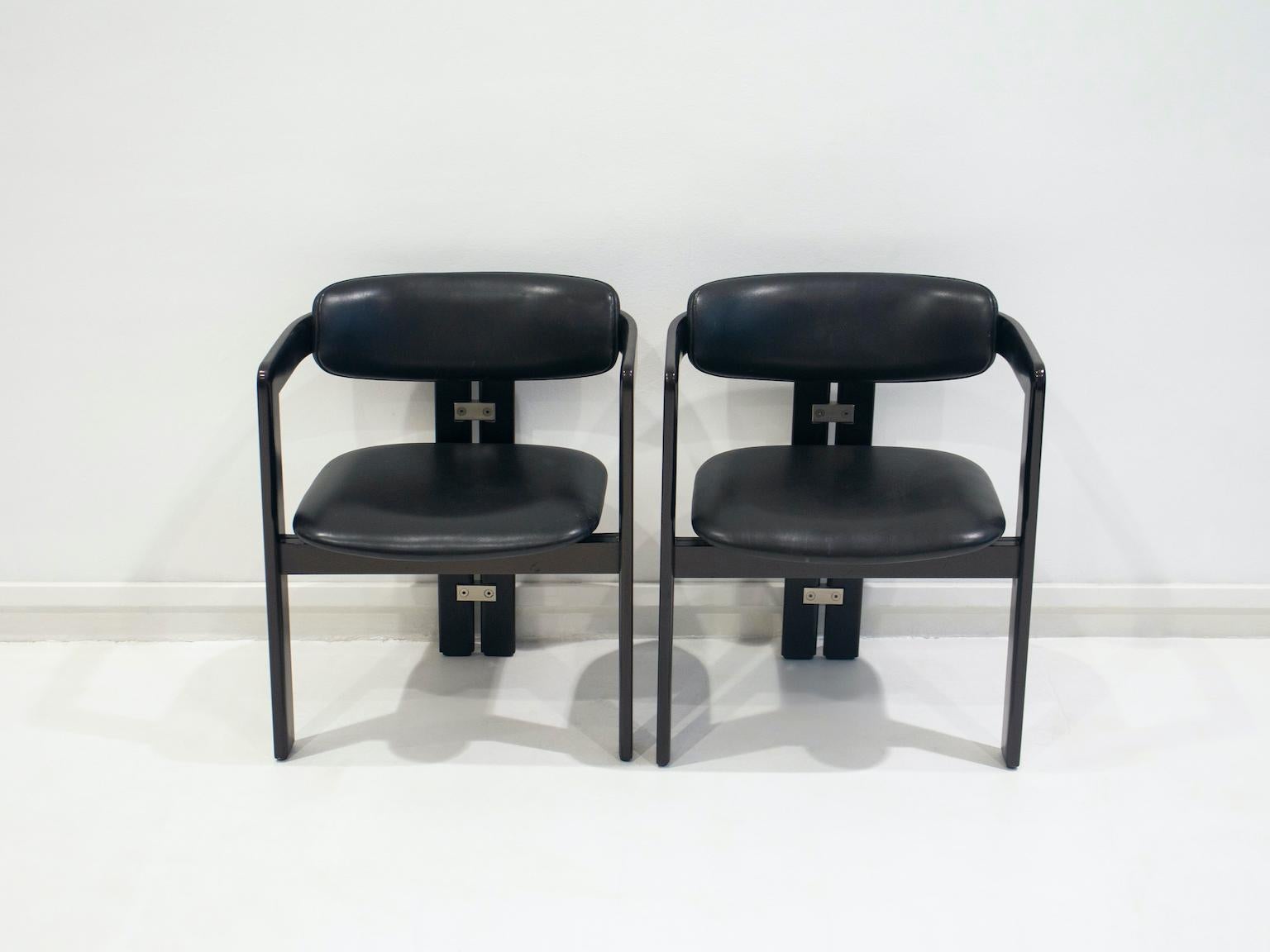 Mid-Century Modern Pair of Black Leather and Wood Chairs by Augusto Savini for Pozzi