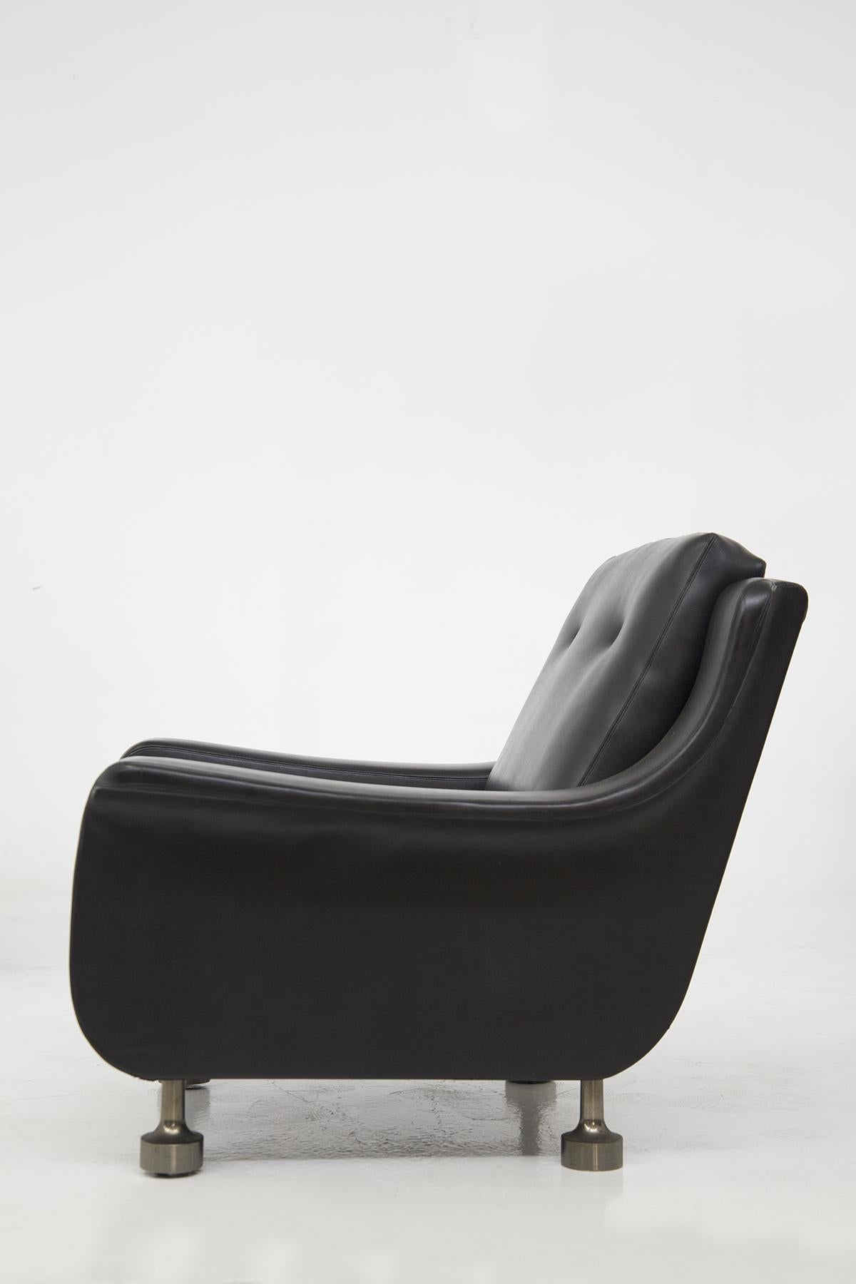 Mid-Century Modern Paire de fauteuils en cuir noir Attr. à Luigi Caccia Dominioni en vente