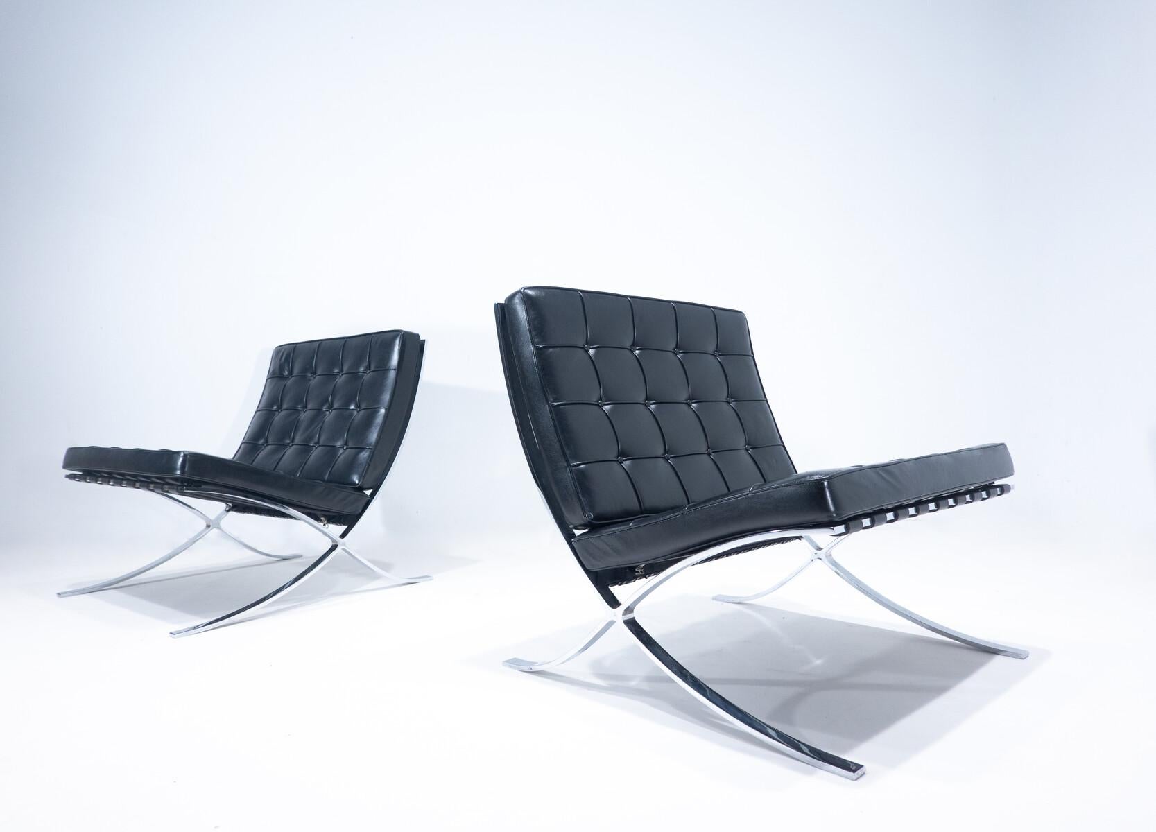 Pair of Black Leather Barcelona Chairs by Mies Van Der Rohe for Knoll, 1960s For Sale 5