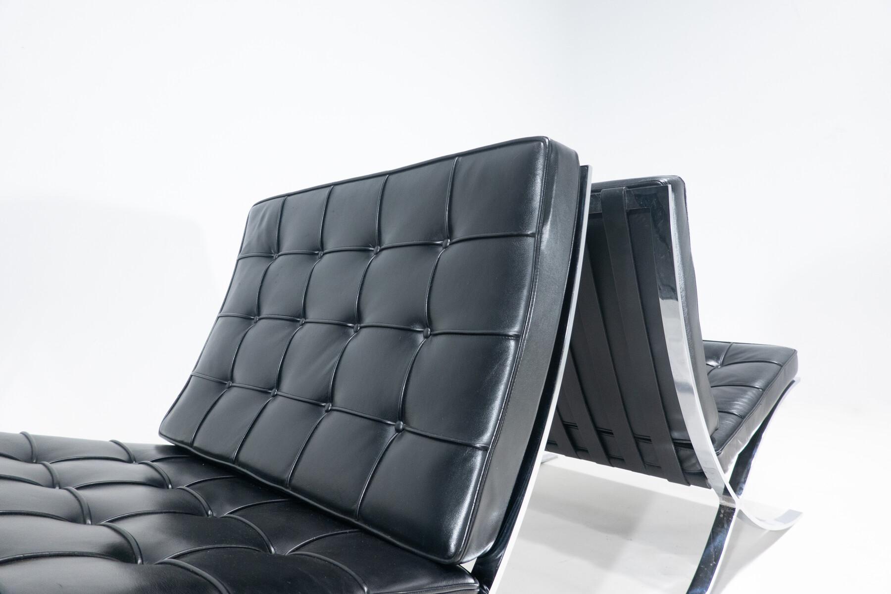 Pair of Black Leather Barcelona Chairs by Mies Van Der Rohe for Knoll, 1960s For Sale 2