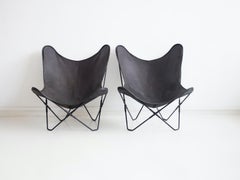 Pair of Black Leather Butterfly Chairs by Jorge Ferrari-Hardoy