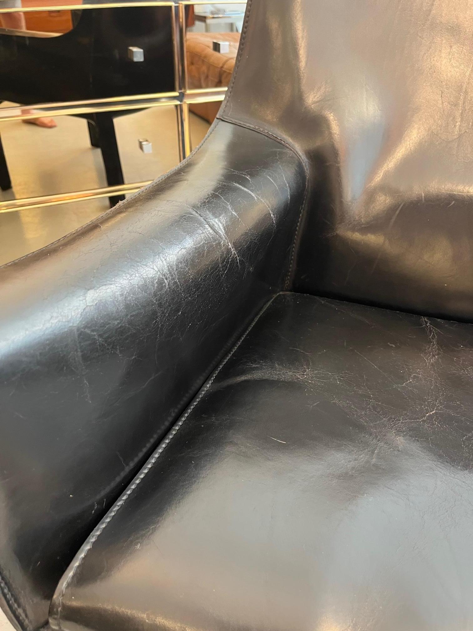Pair of Black Leather Cab 414 Lounge Chairs by Mario Bellini, Cassina, ca. 1970s In Good Condition For Sale In Geneva, CH