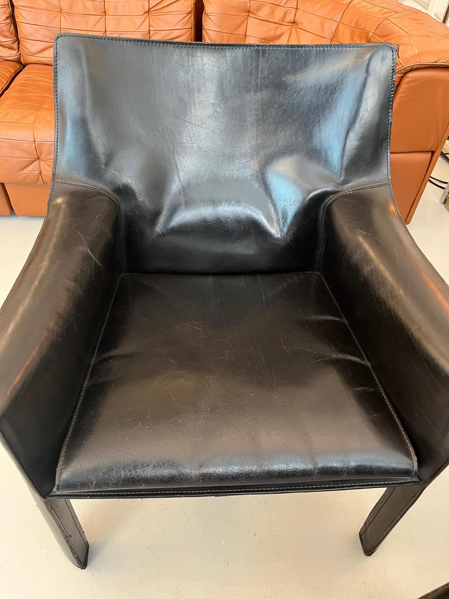 Late 20th Century Pair of Black Leather Cab 414 Lounge Chairs by Mario Bellini, Cassina, ca. 1970s For Sale