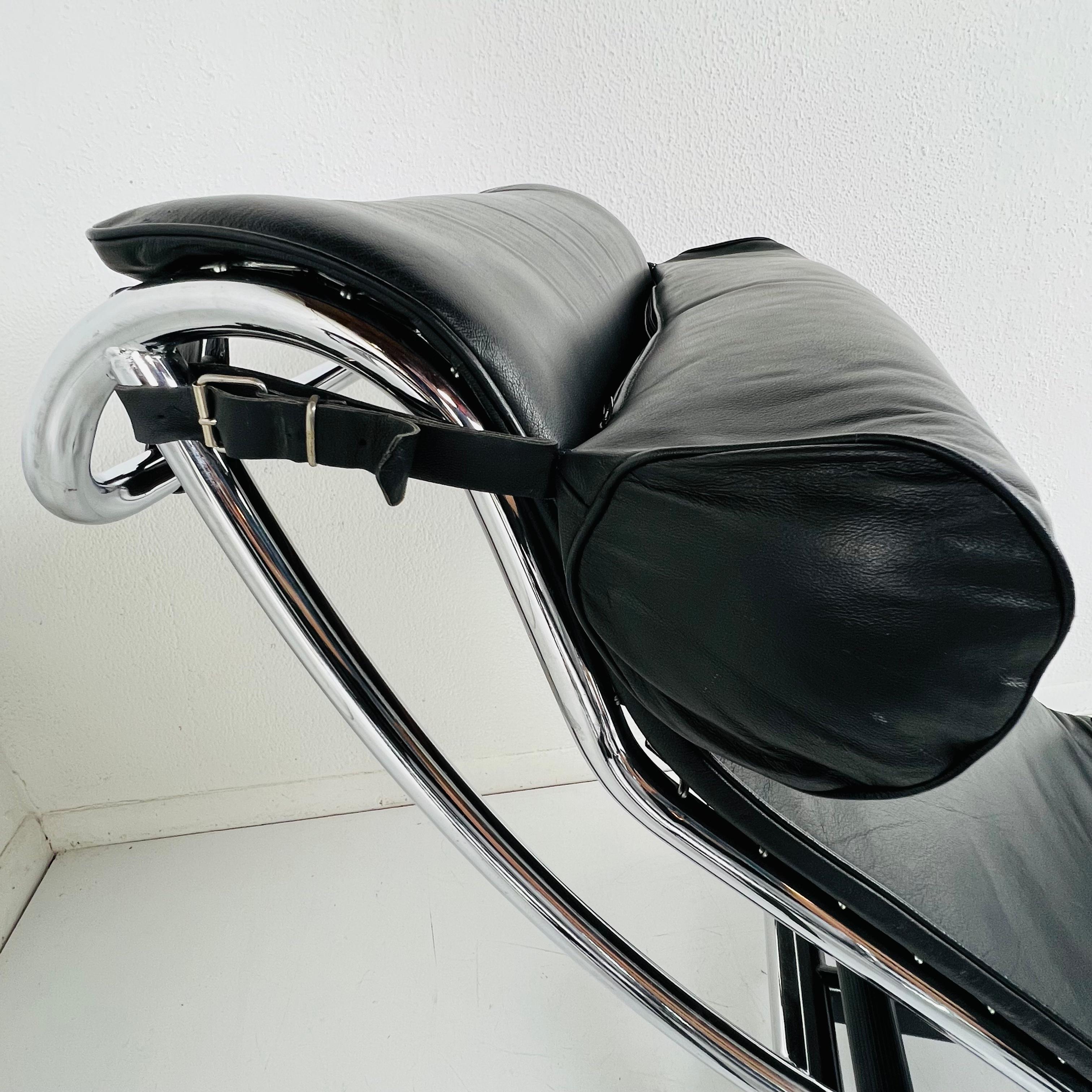 Black Leather & Chrome Lounge in the Manner of Le Corbusier For Sale 2