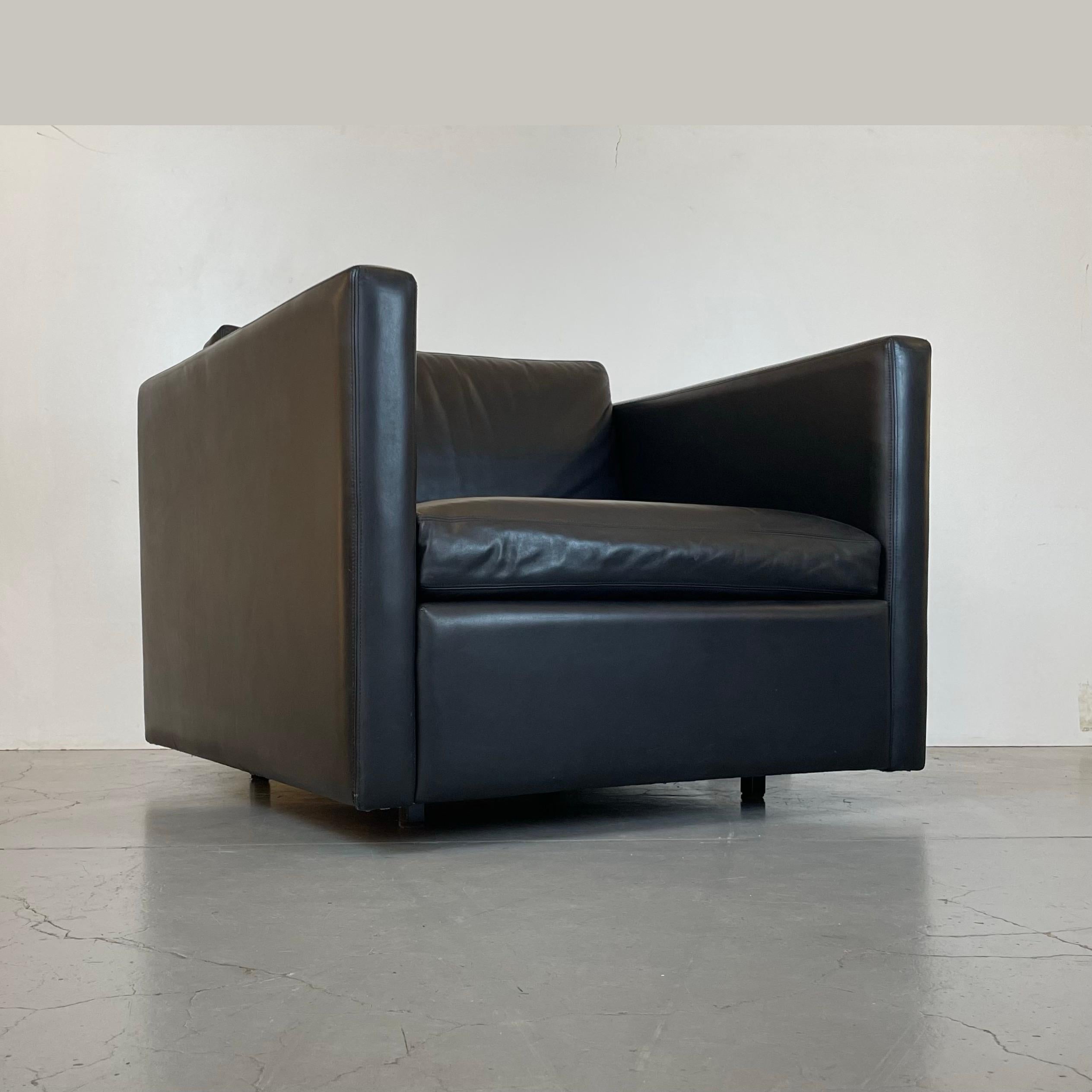 Pair of Black Leather Club-Chairs by Charles Pfister for Knoll, 1980s en vente 7