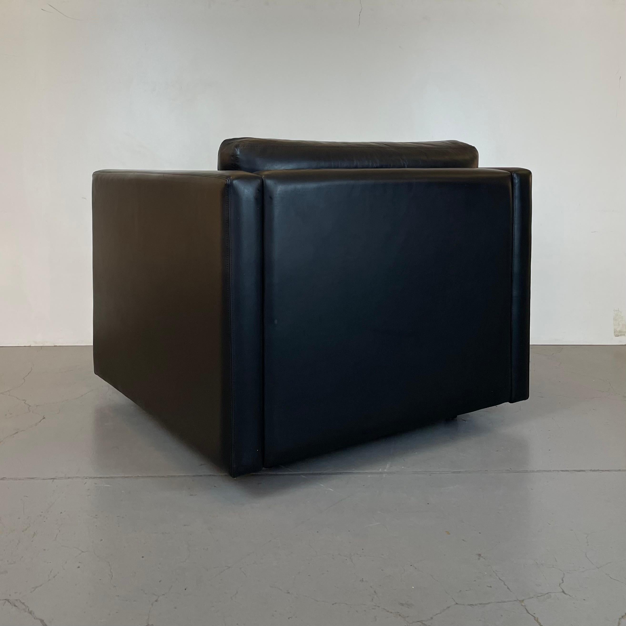 Pair of Black Leather Club-Chairs by Charles Pfister for Knoll, 1980s en vente 13