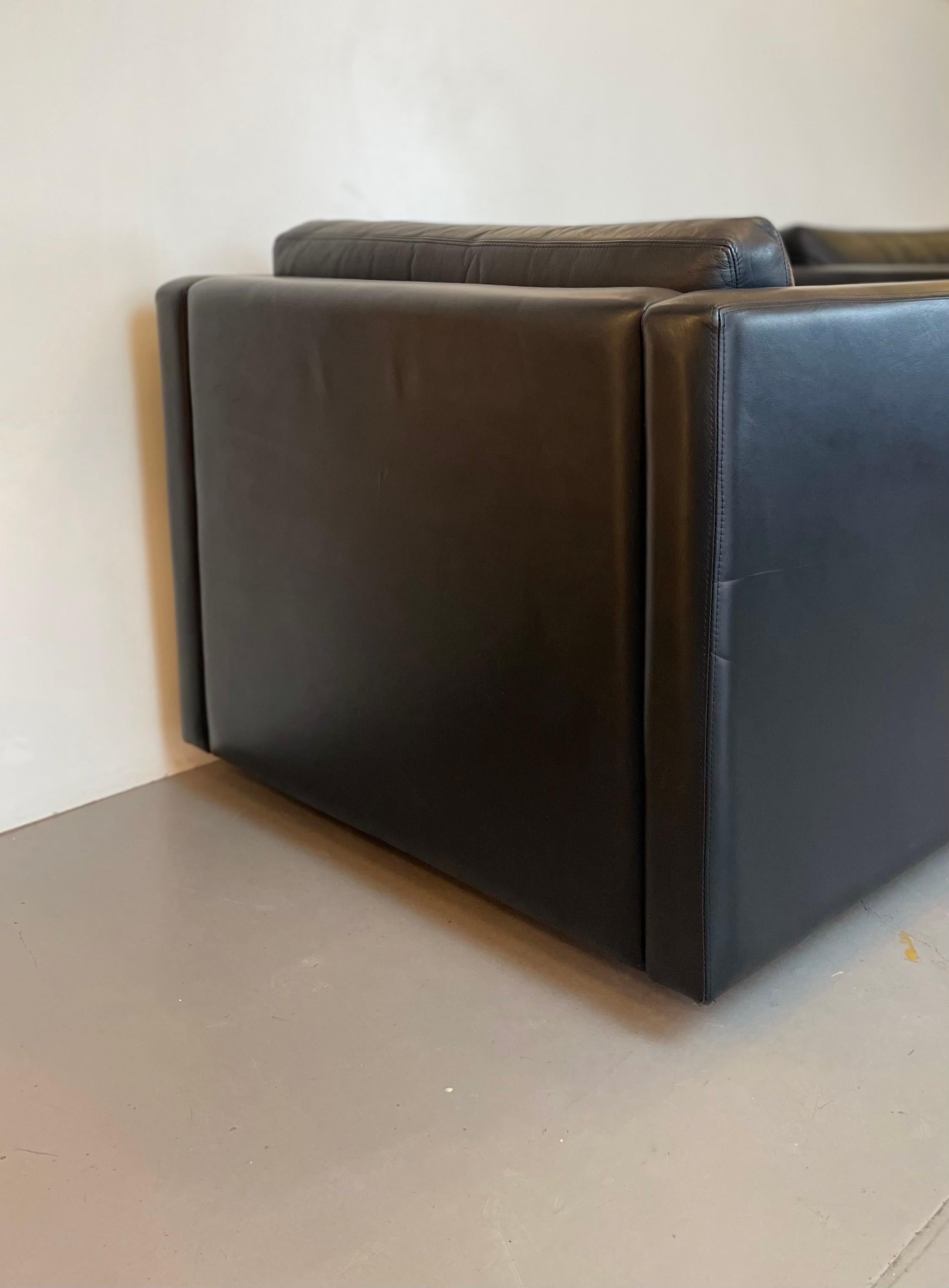 Pair of Black Leather Club-Chairs by Charles Pfister for Knoll, 1980s en vente 1