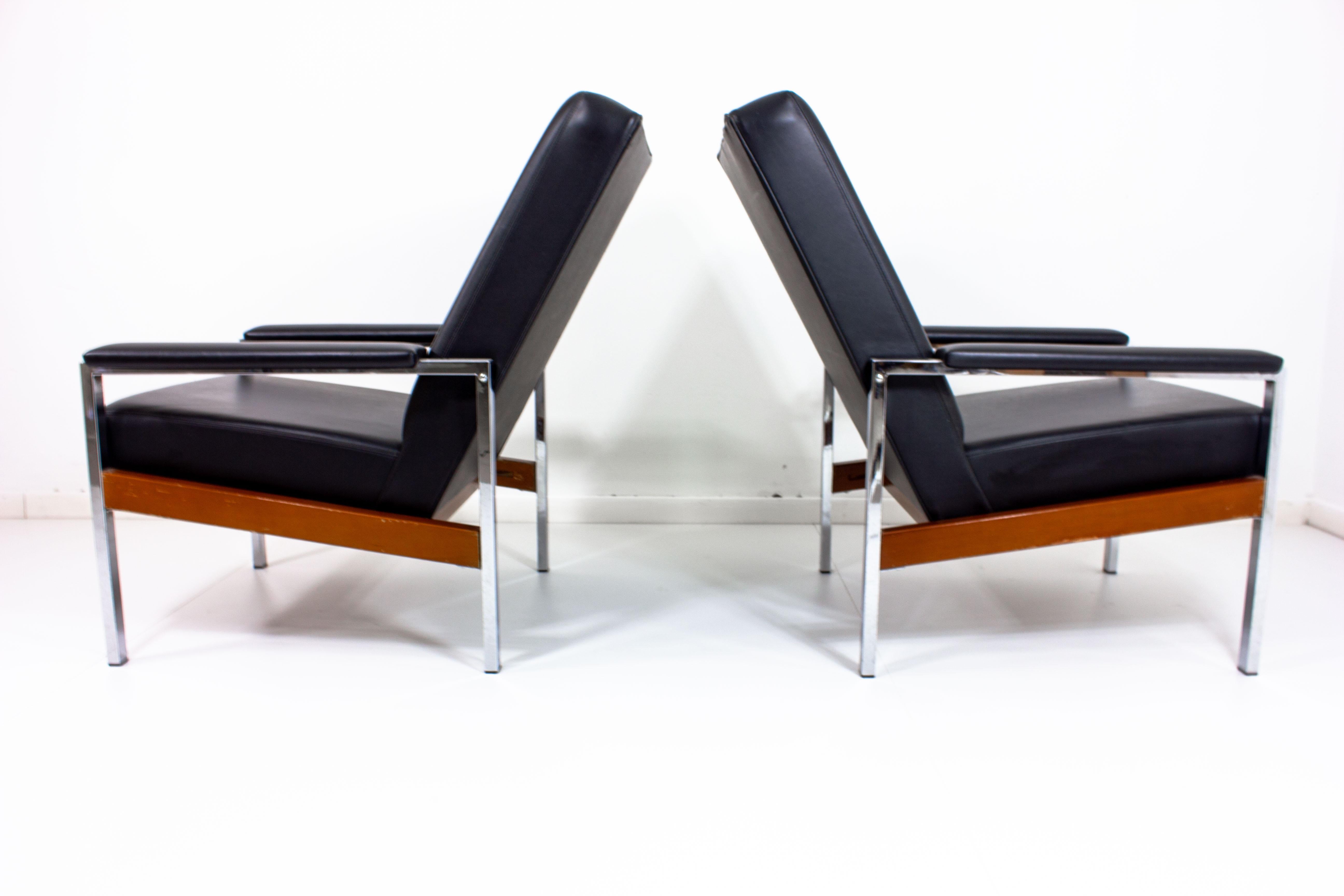 Pair of Black Leather Executive Chairs, Belgium 1960s In Good Condition In Antwerpen, VAN