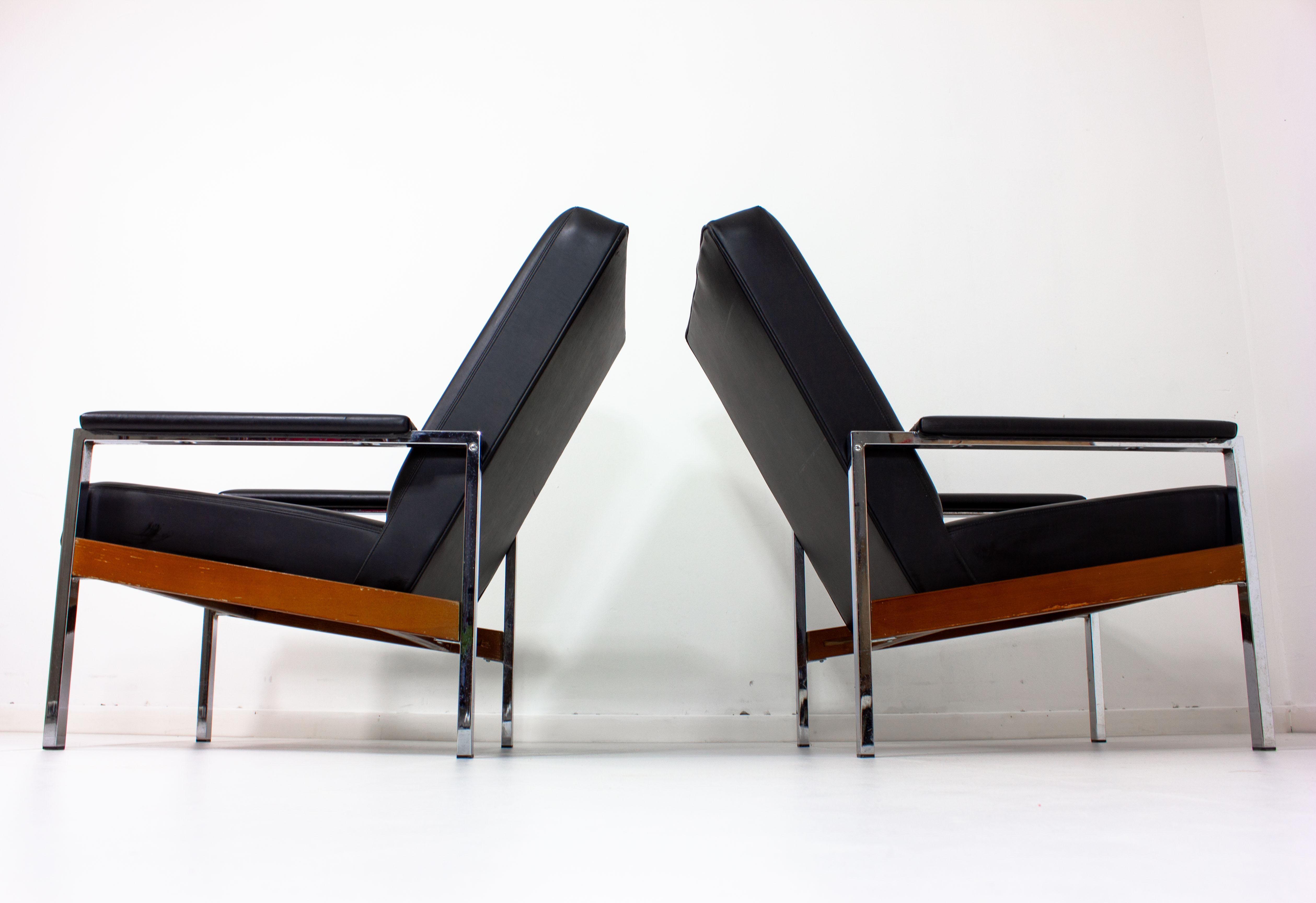 Mid-20th Century Pair of Black Leather Executive Chairs, Belgium 1960s