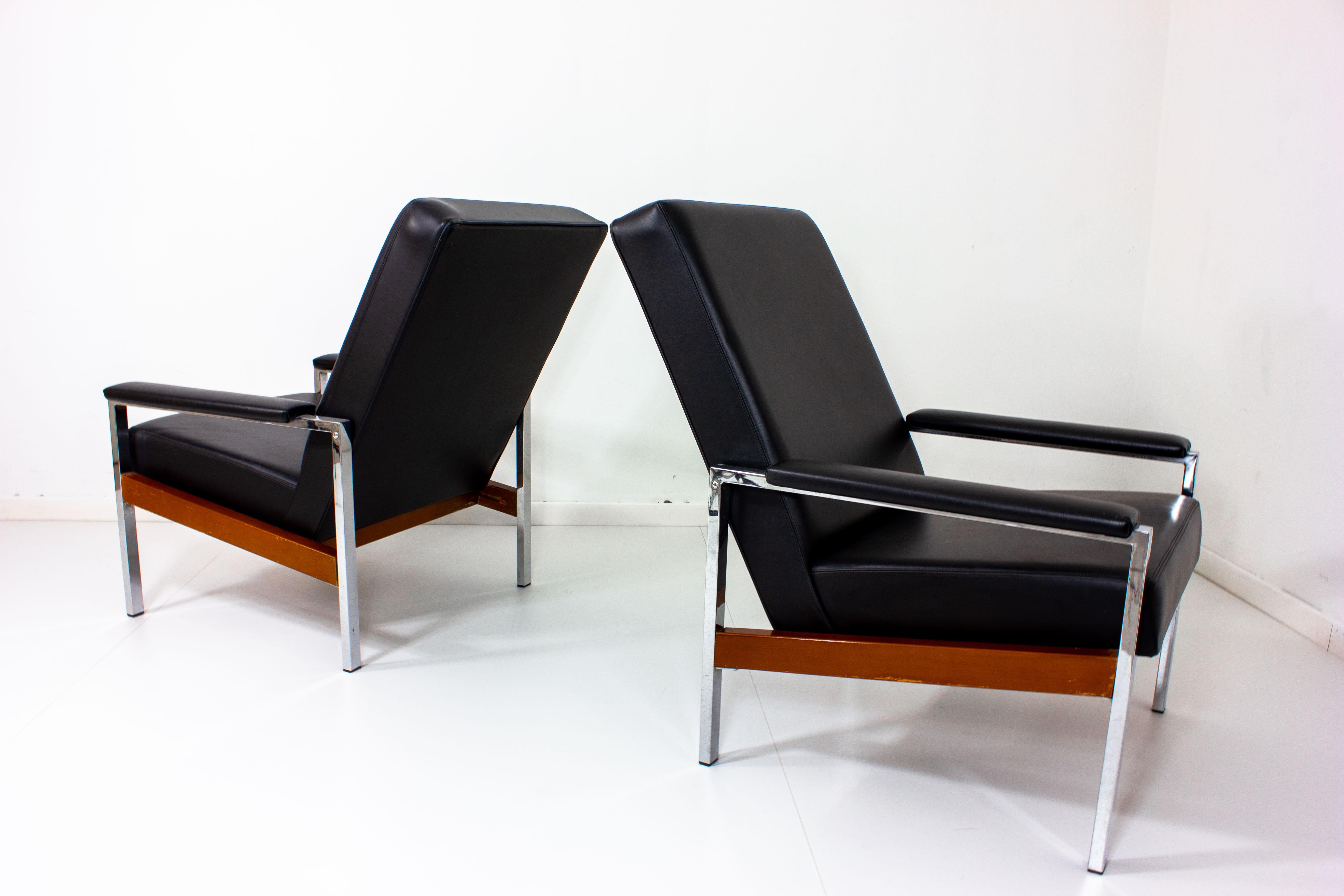 Pair of Black Leather Executive Chairs, Belgium 1960s 2