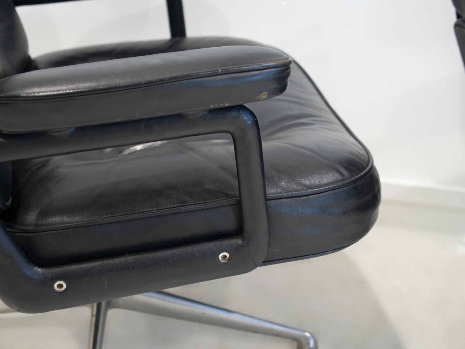 Pair of Black Leather Executive Chairs by Charles and Ray Eames For Sale 11