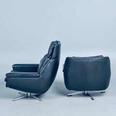 Pair of black leather lounge chairs by Werner Langenfeld for ESA møbelverk, 1960