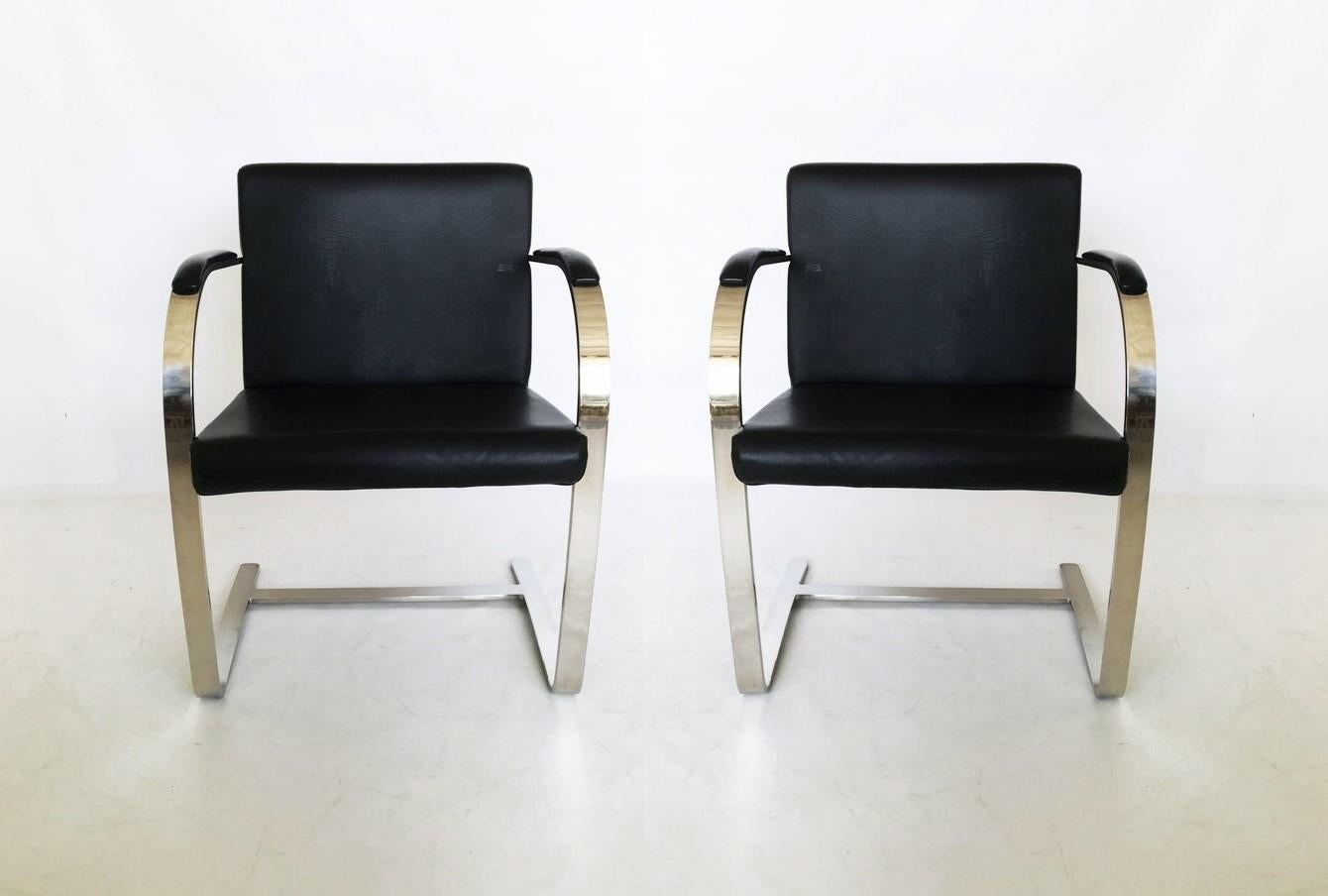 Pair of Black Leather Ludwig Mies van der Rohe Flat Bar Brno Chairs In Good Condition In Dallas, TX