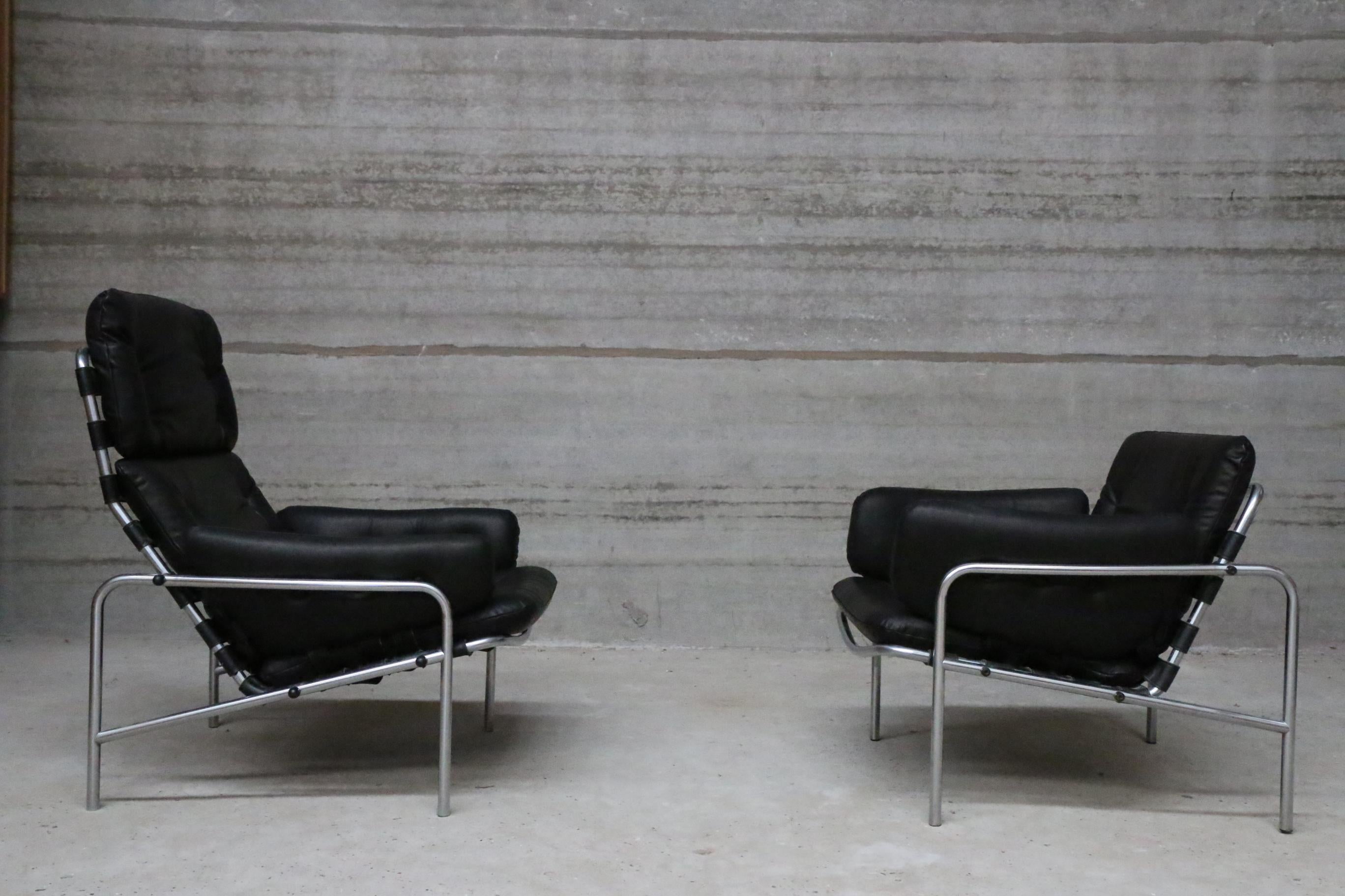 Mid-Century Modern Pair of Black Leather Martin Visser Osaka Lounge Chairs, 1970s For Sale