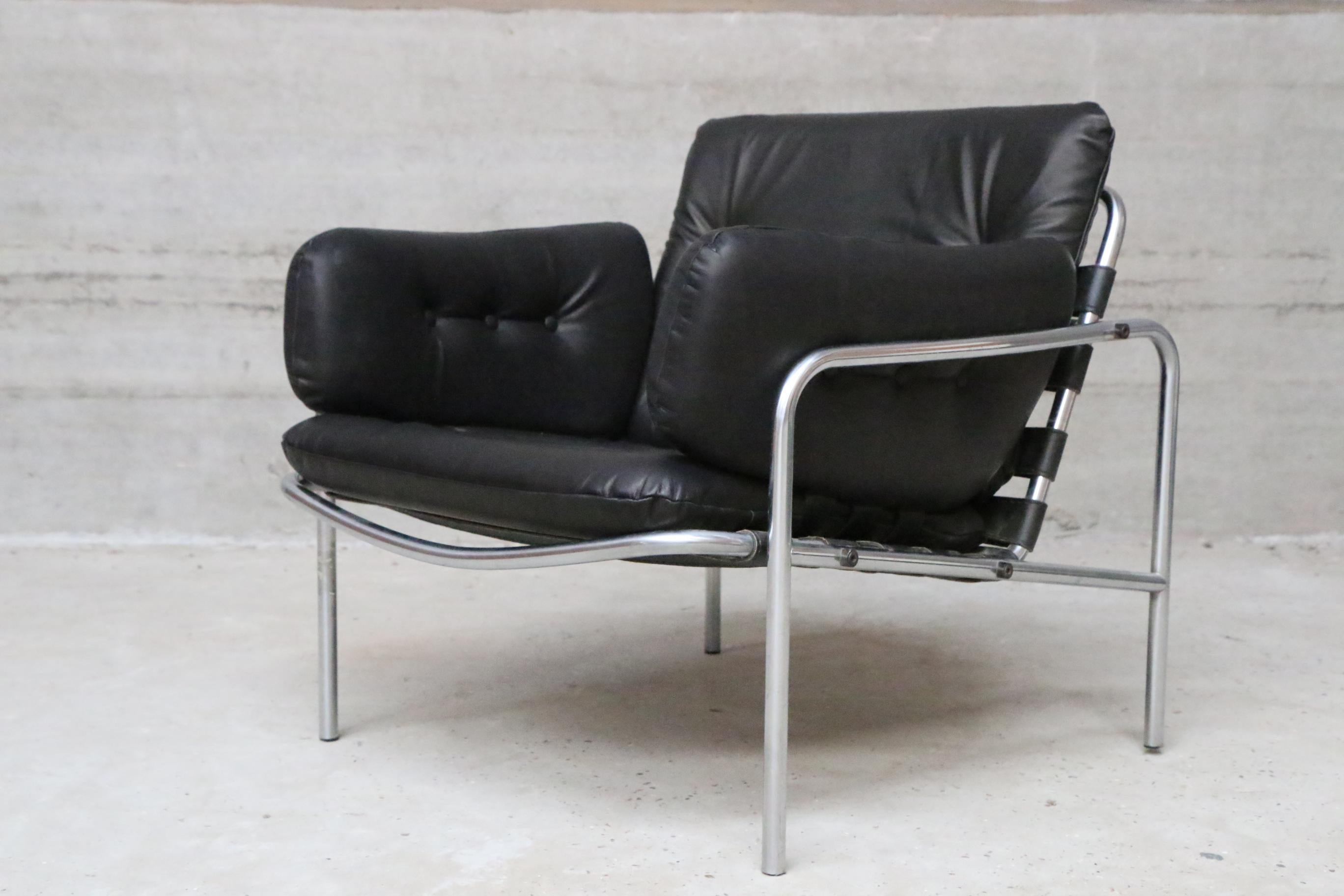 Dutch Pair of Black Leather Martin Visser Osaka Lounge Chairs, 1970s For Sale