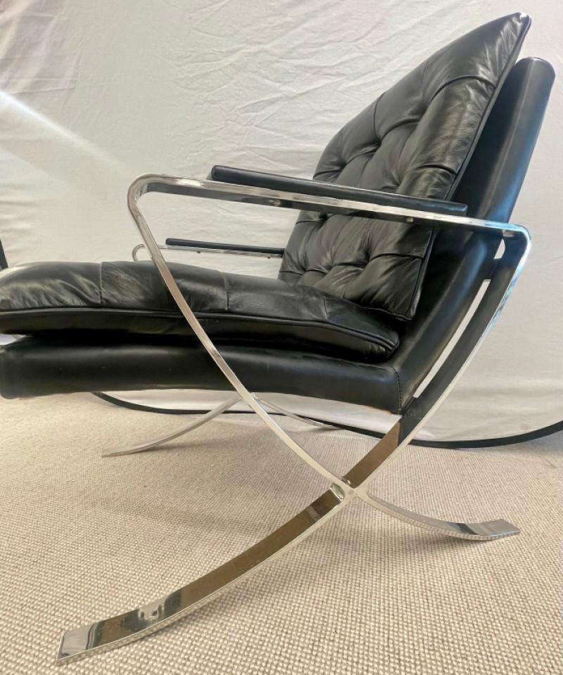 Modern, Mid-Century Style, Lounge Chairs, Black Leather, Chrome, 1980s In Good Condition For Sale In Stamford, CT